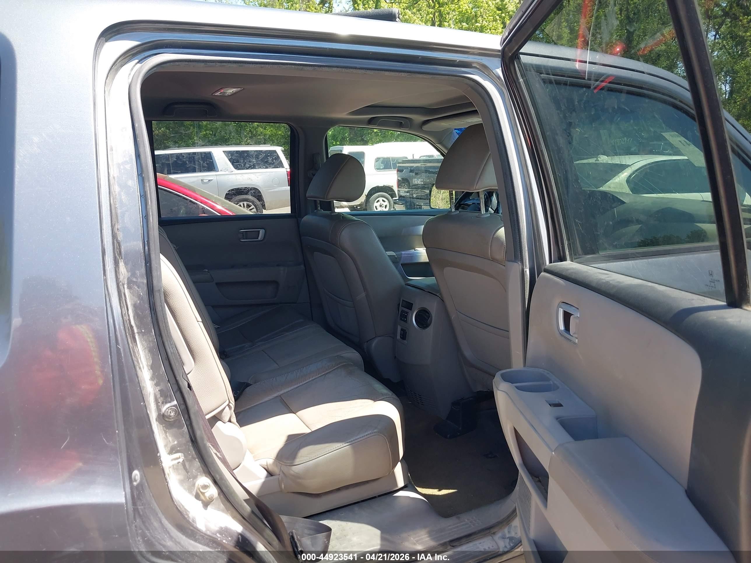 HONDA PILOT image 8