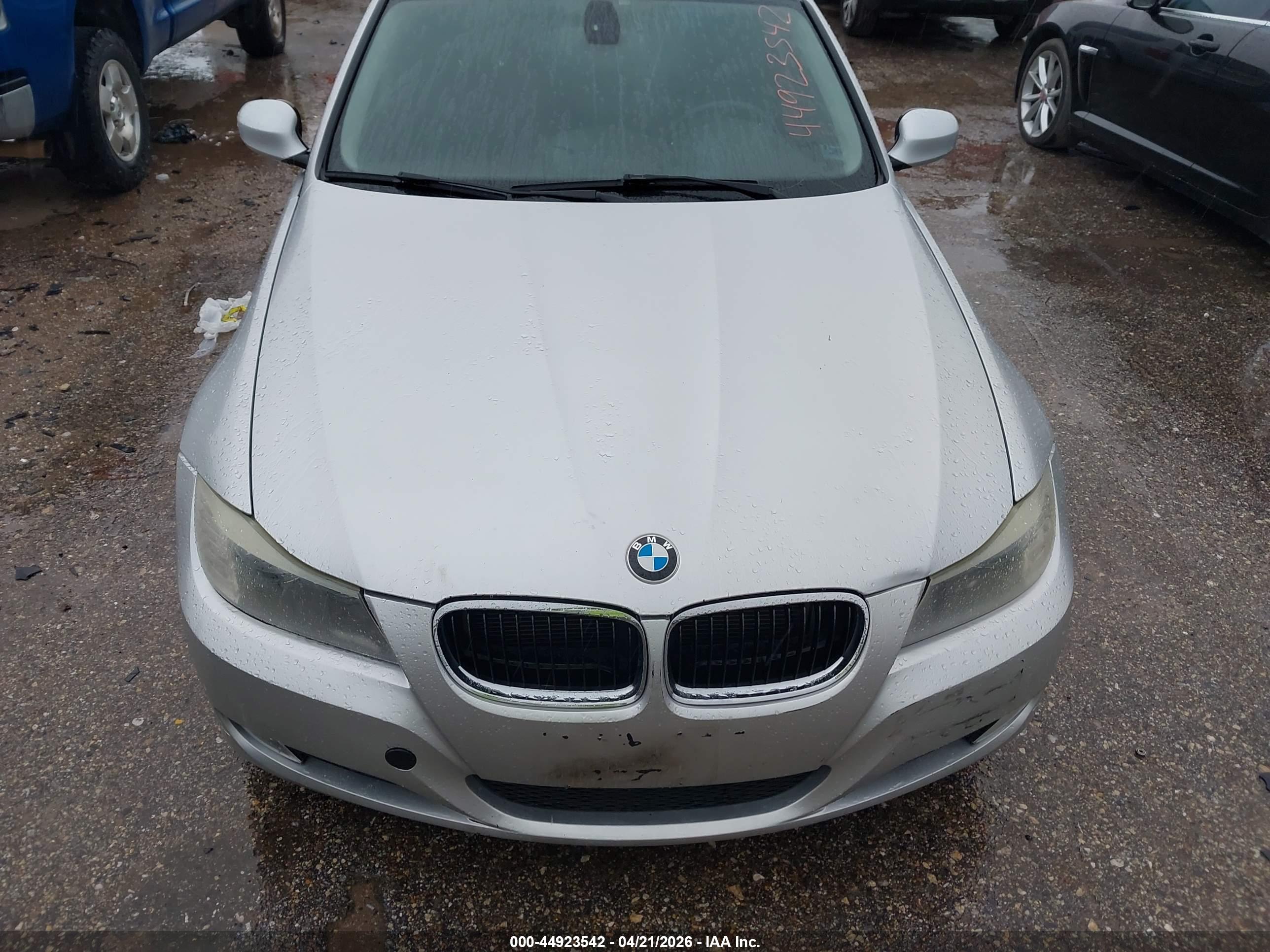 BMW 328I image 6