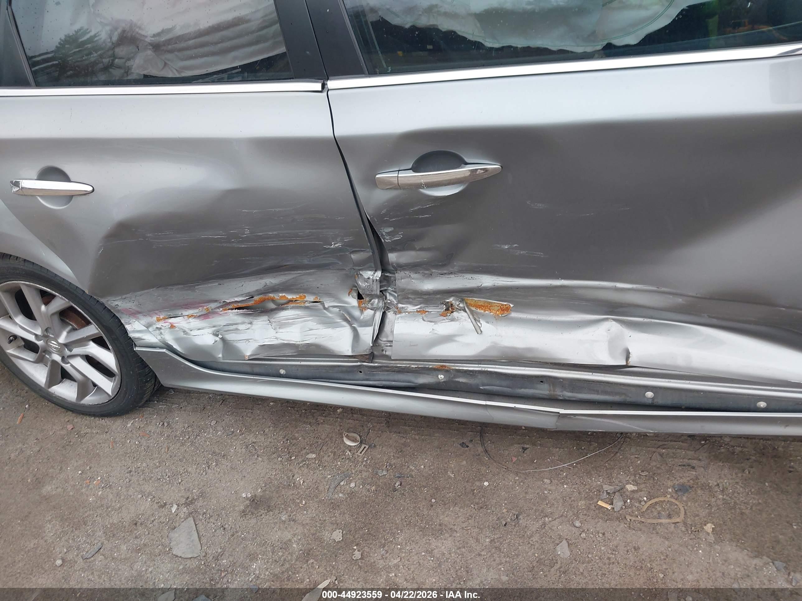 NISSAN SENTRA image 6