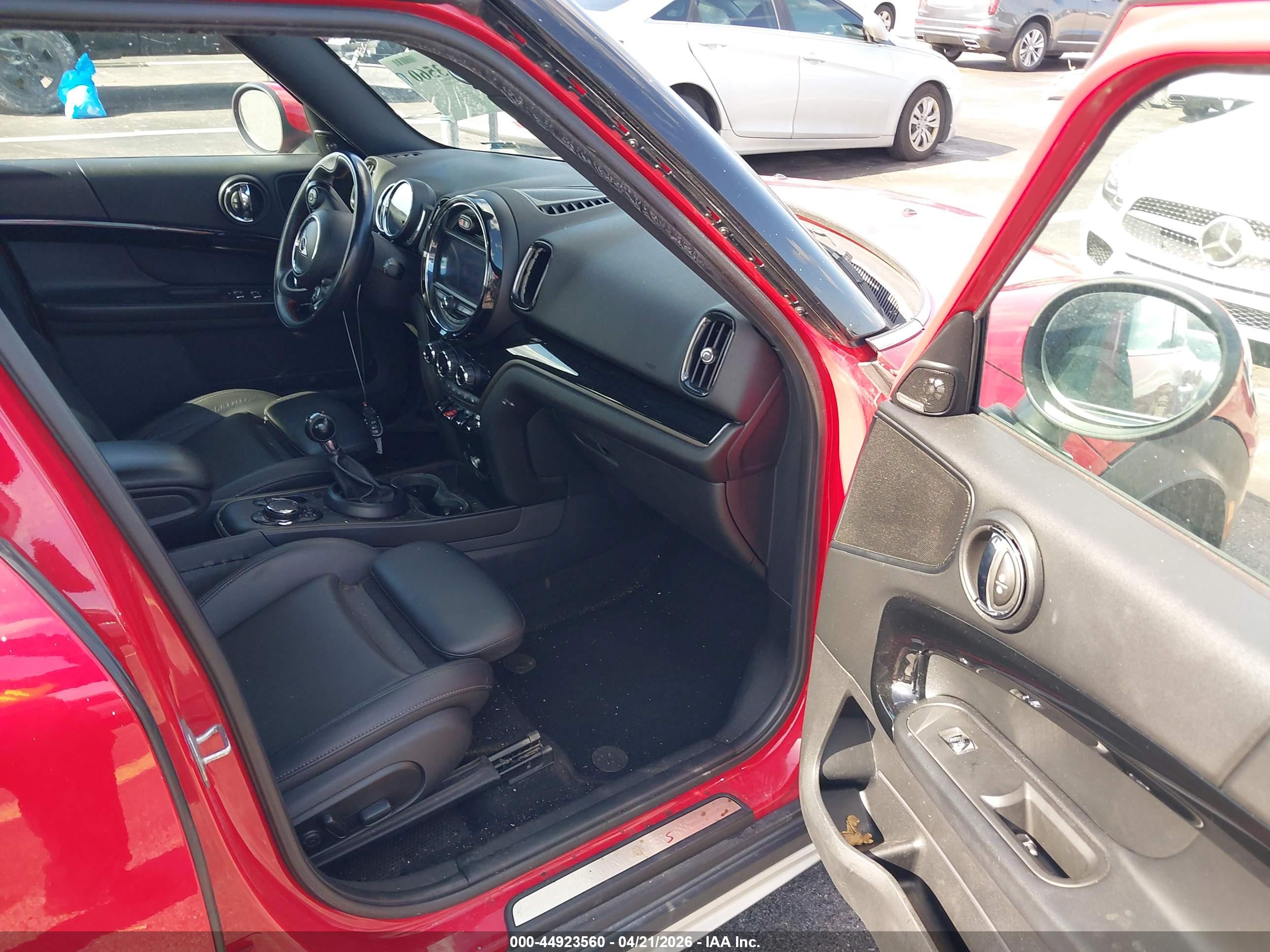 MINI COUNTRYMAN image 5