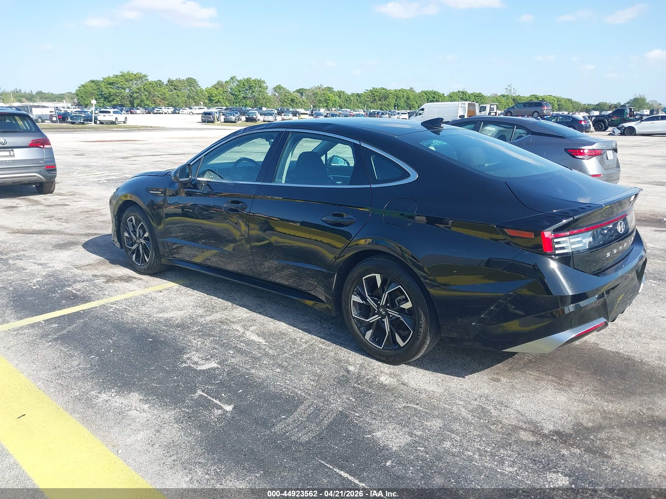 HYUNDAI SONATA image 3