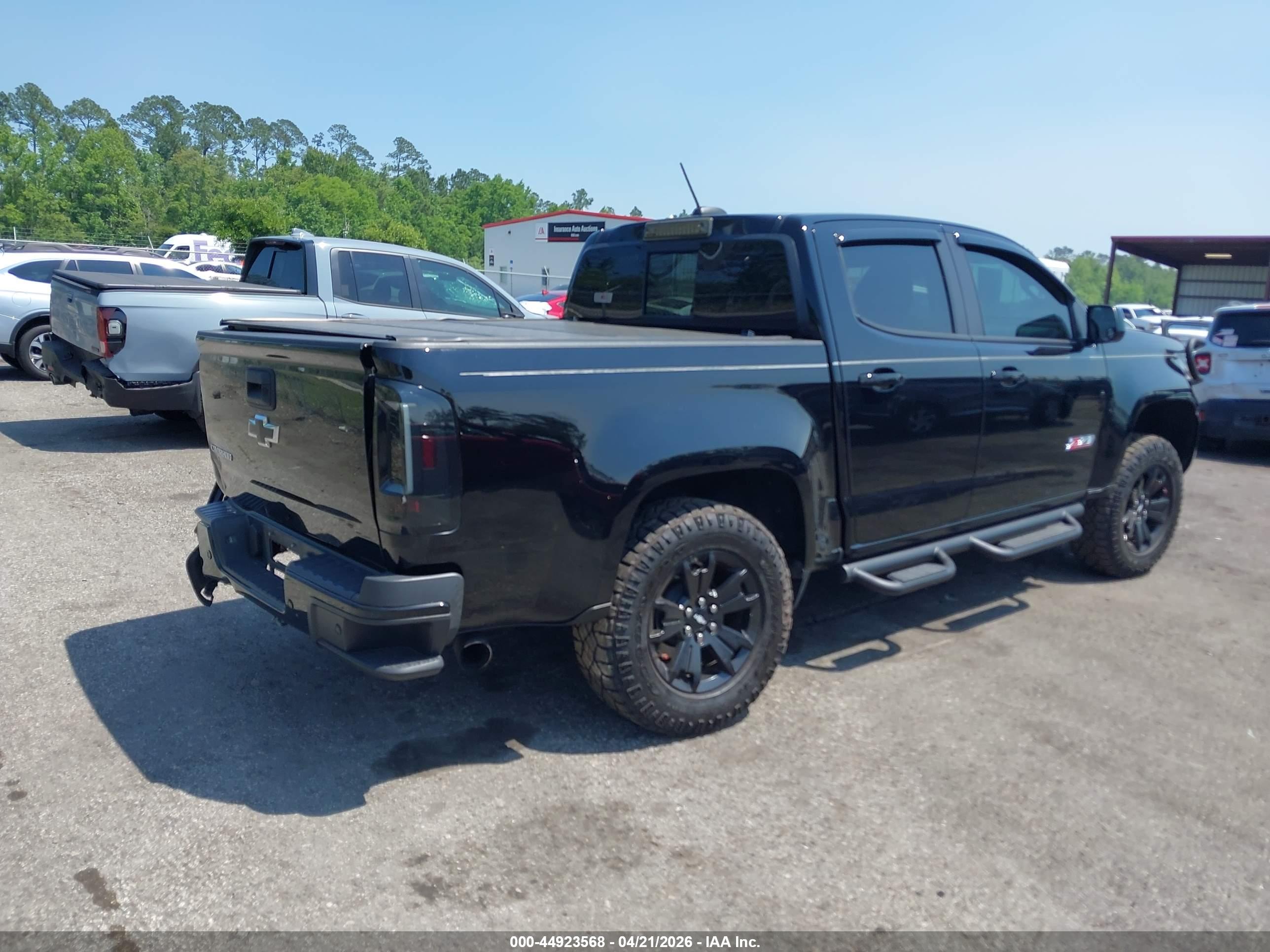 CHEVROLET COLORADO image 4