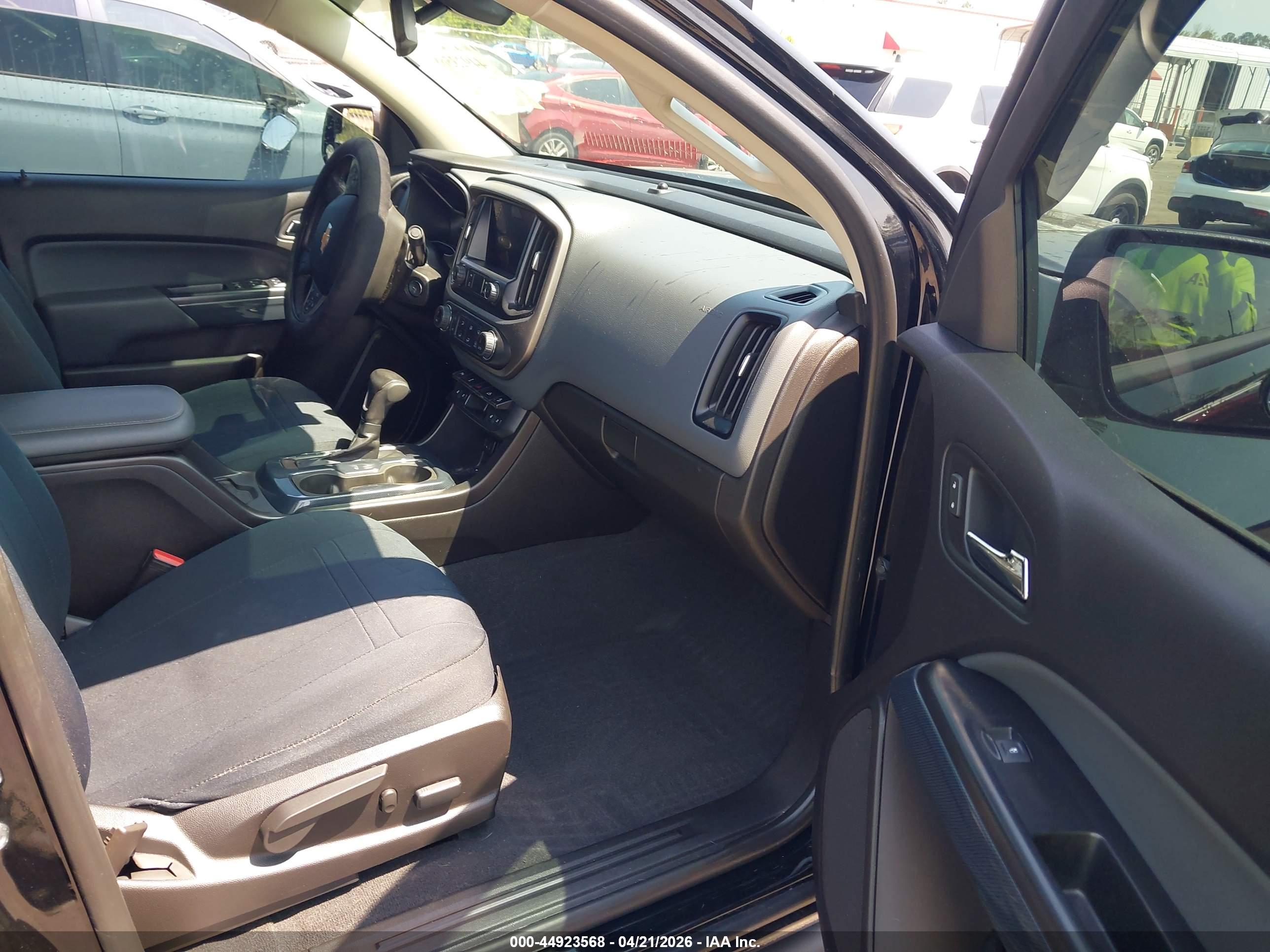 CHEVROLET COLORADO image 5