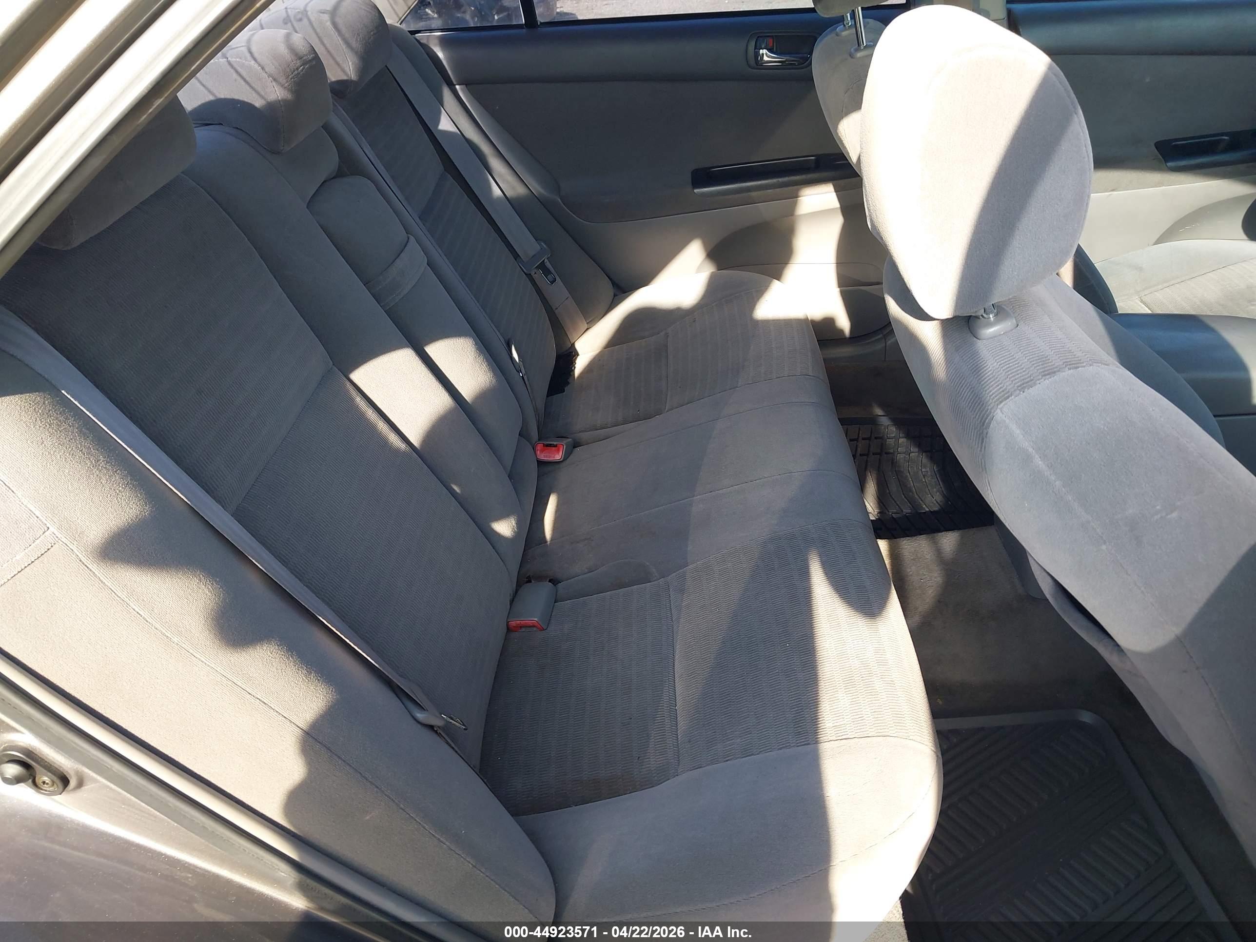 TOYOTA CAMRY image 8