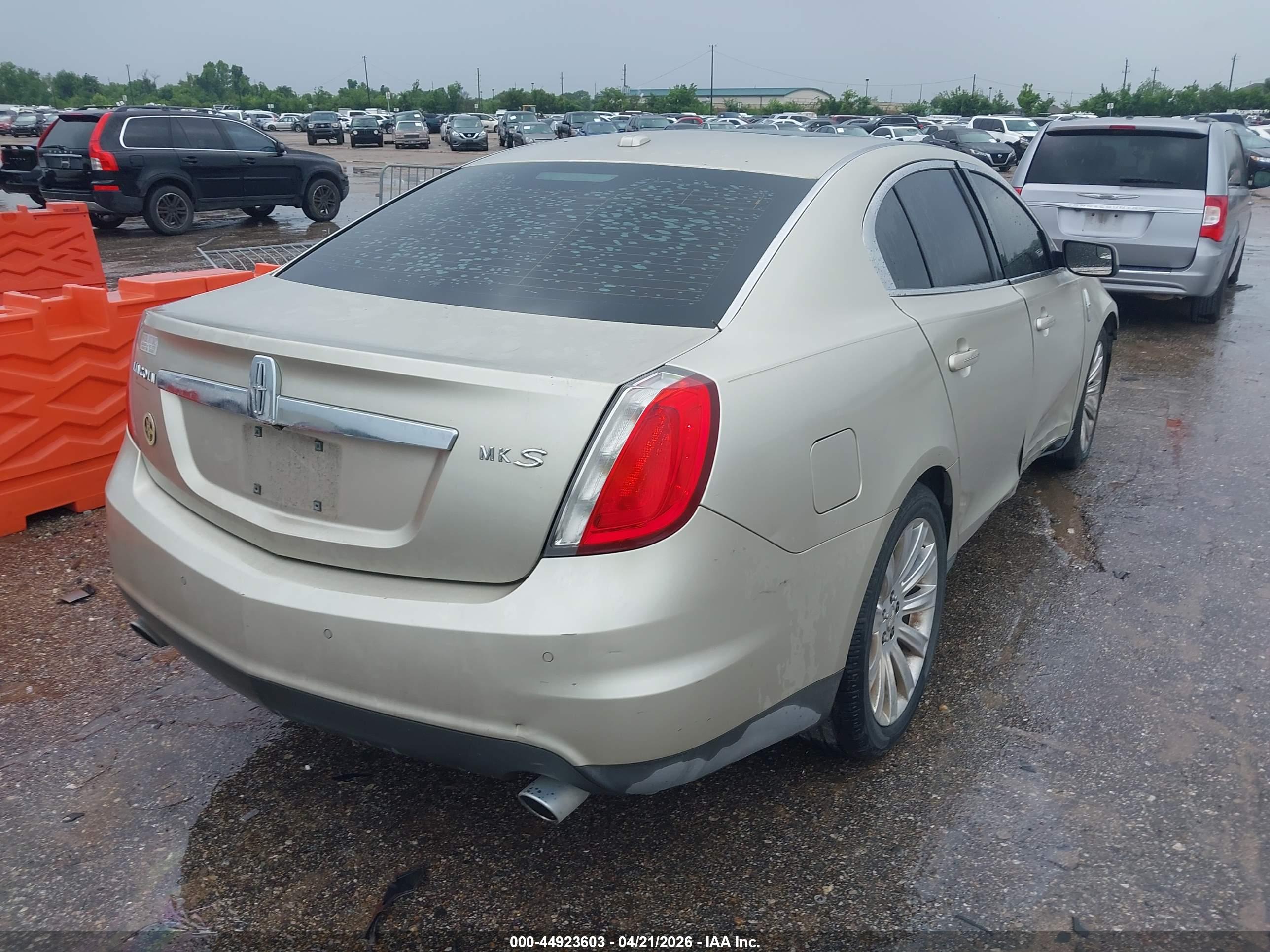 LINCOLN MKS image 4