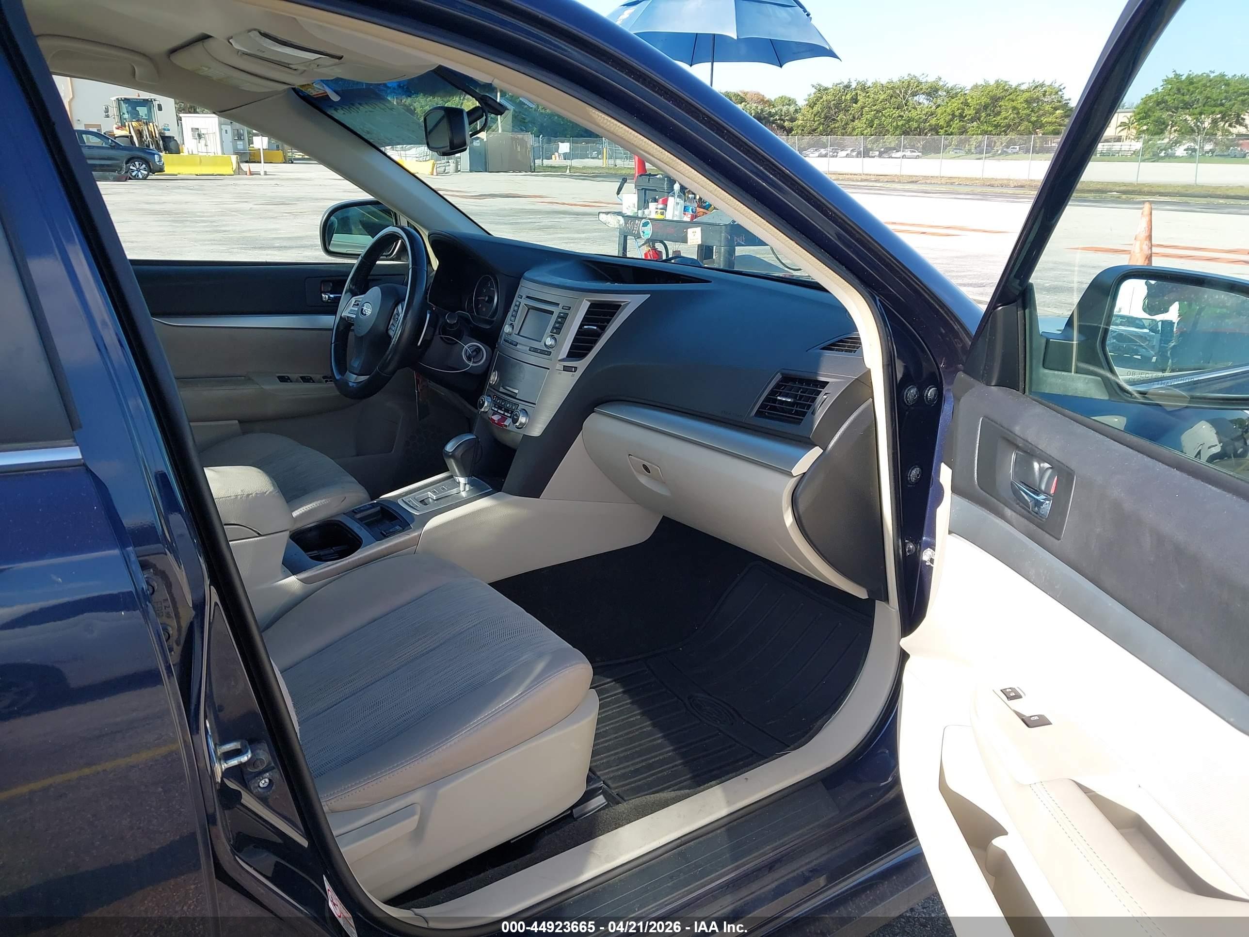 SUBARU LEGACY image 5