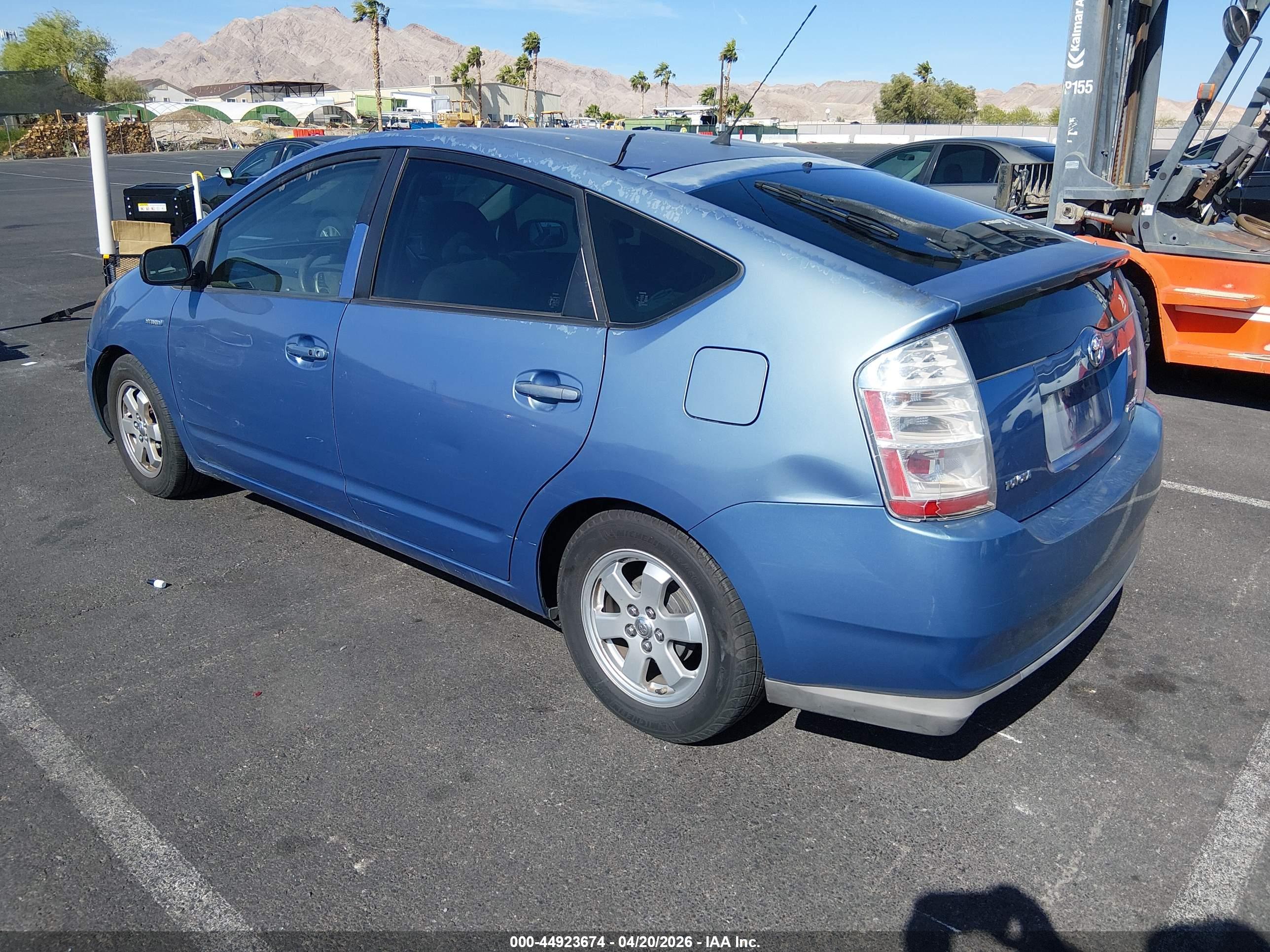 TOYOTA PRIUS image 3