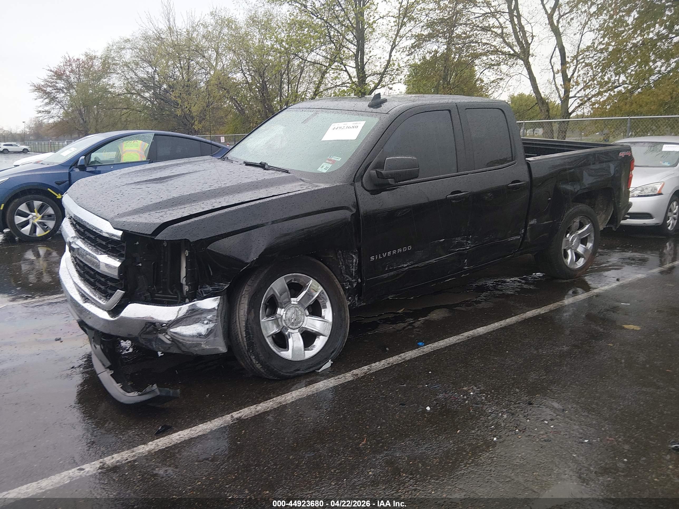 CHEVROLET SILVERADO image 2