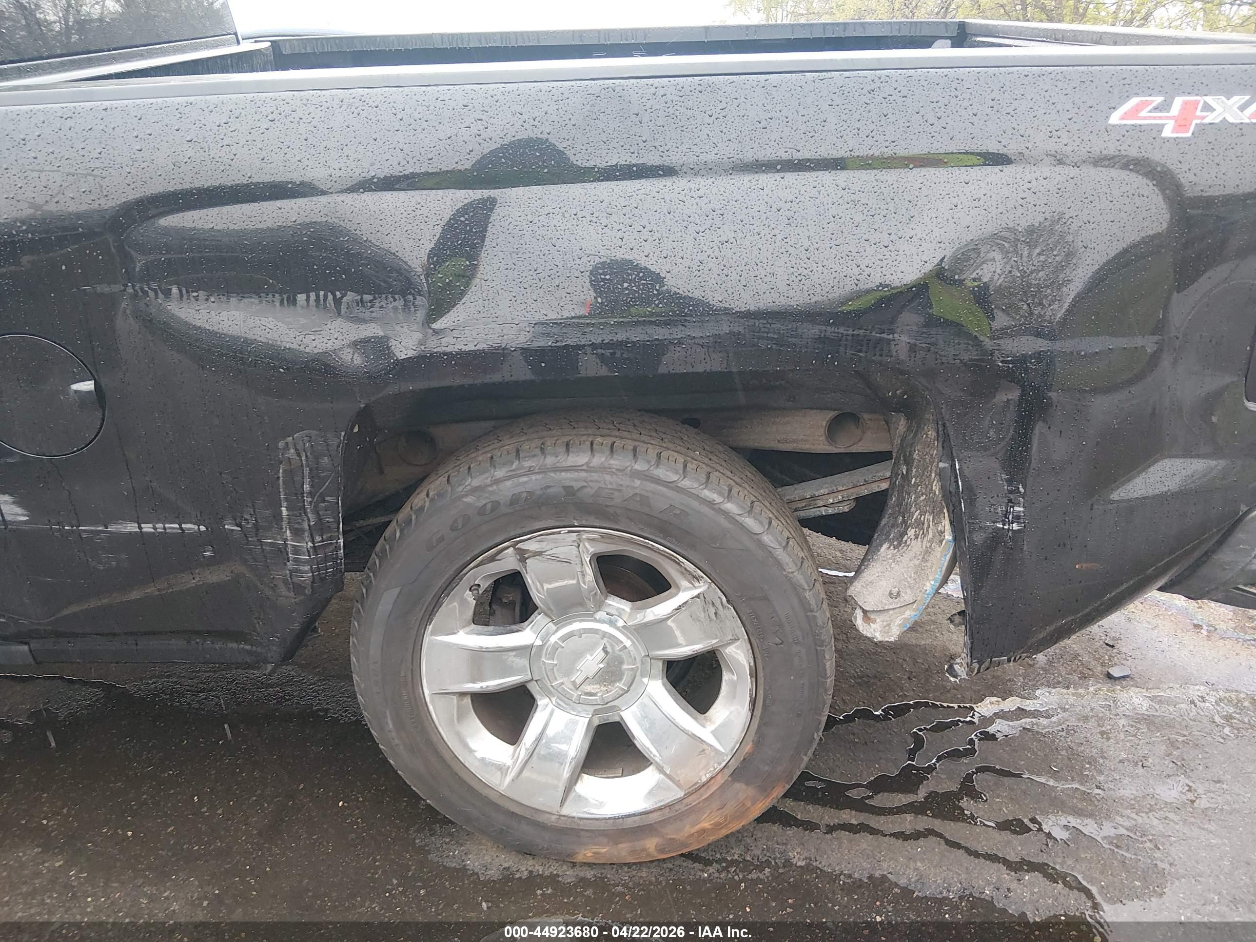 CHEVROLET SILVERADO image 6
