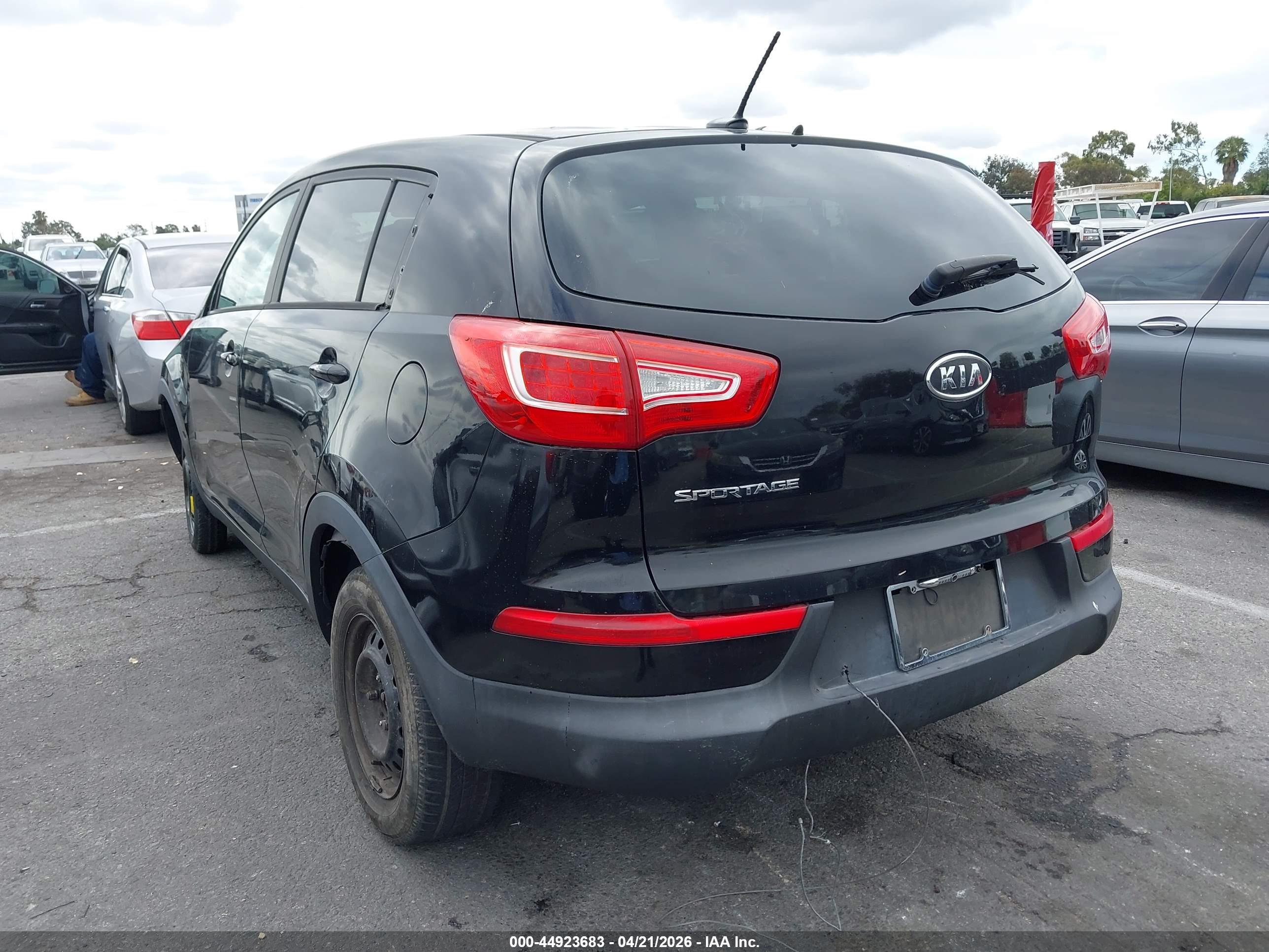 KIA SPORTAGE image 3