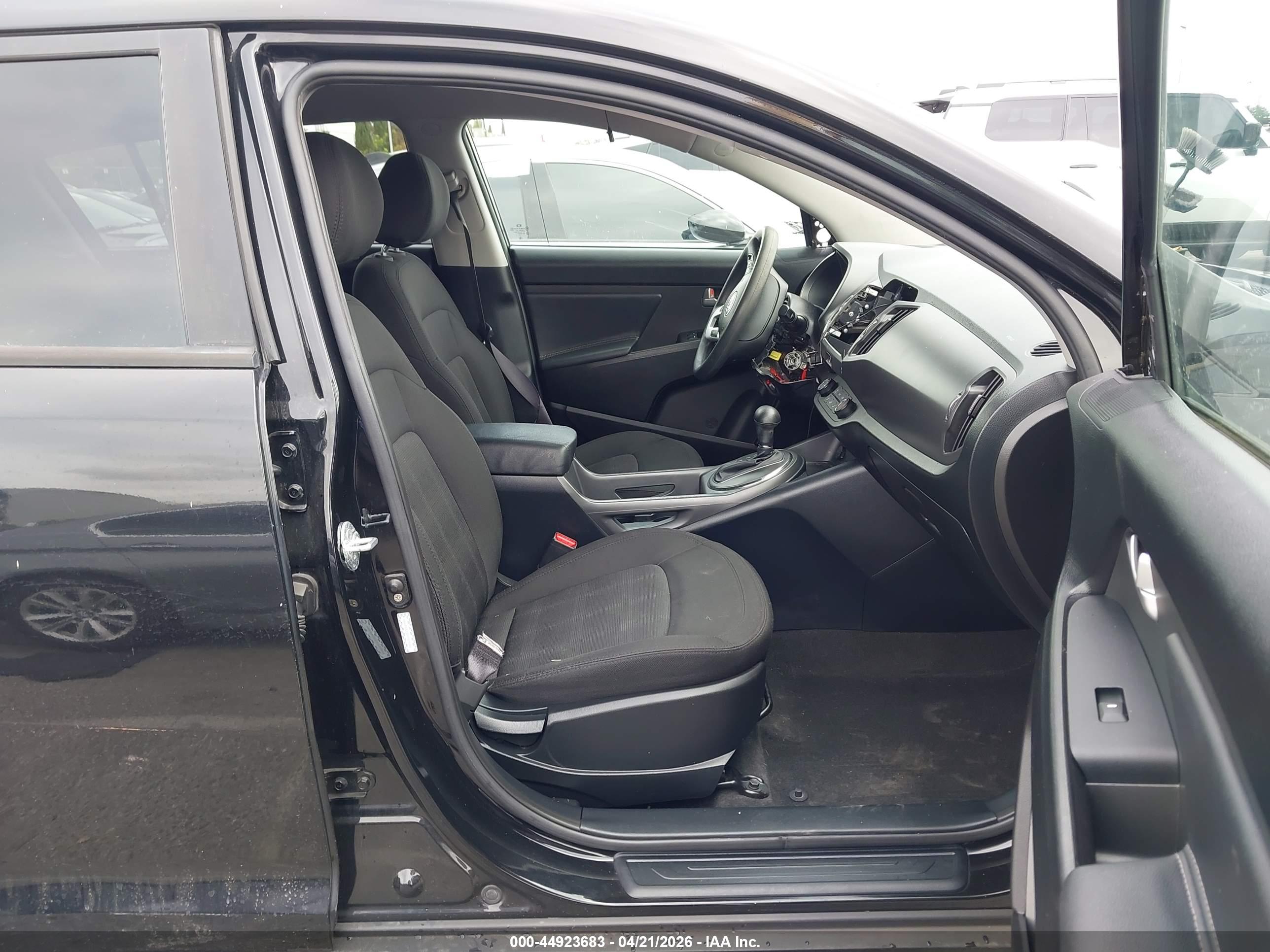 KIA SPORTAGE image 5