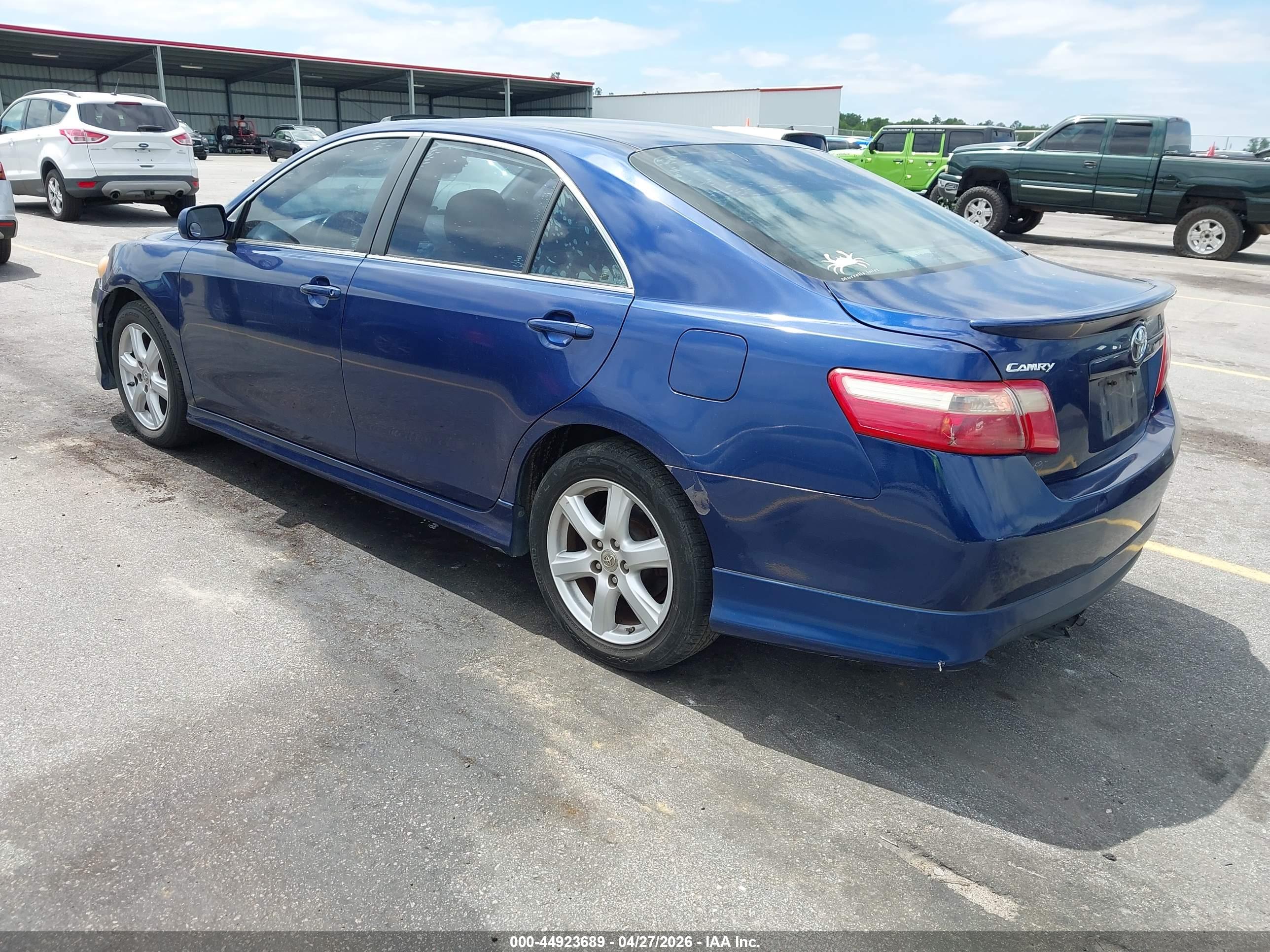 TOYOTA CAMRY image 3