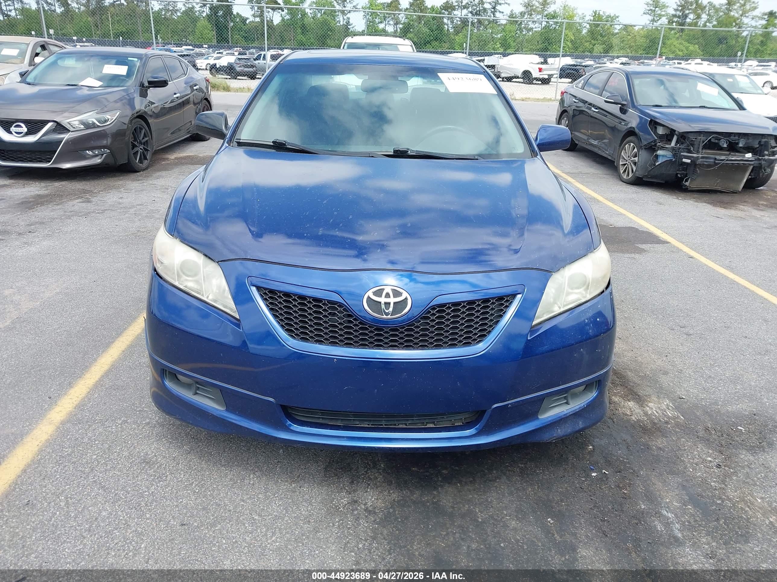TOYOTA CAMRY image 6