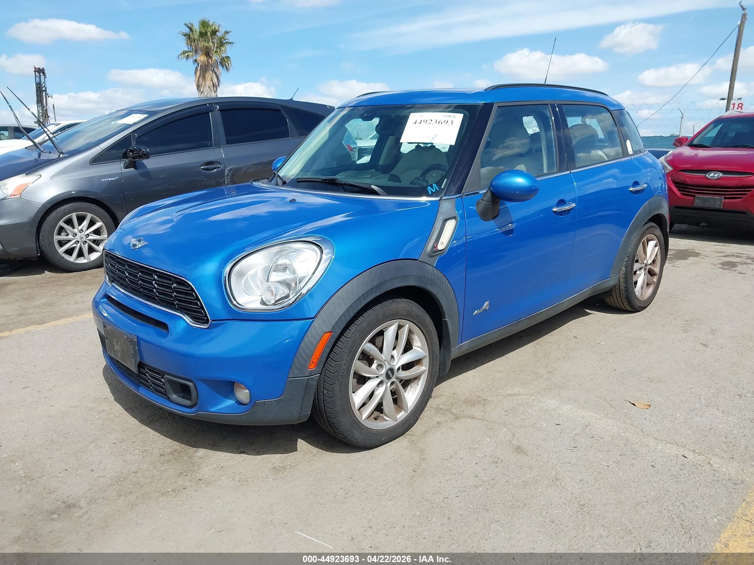 MINI COUNTRYMAN image 2