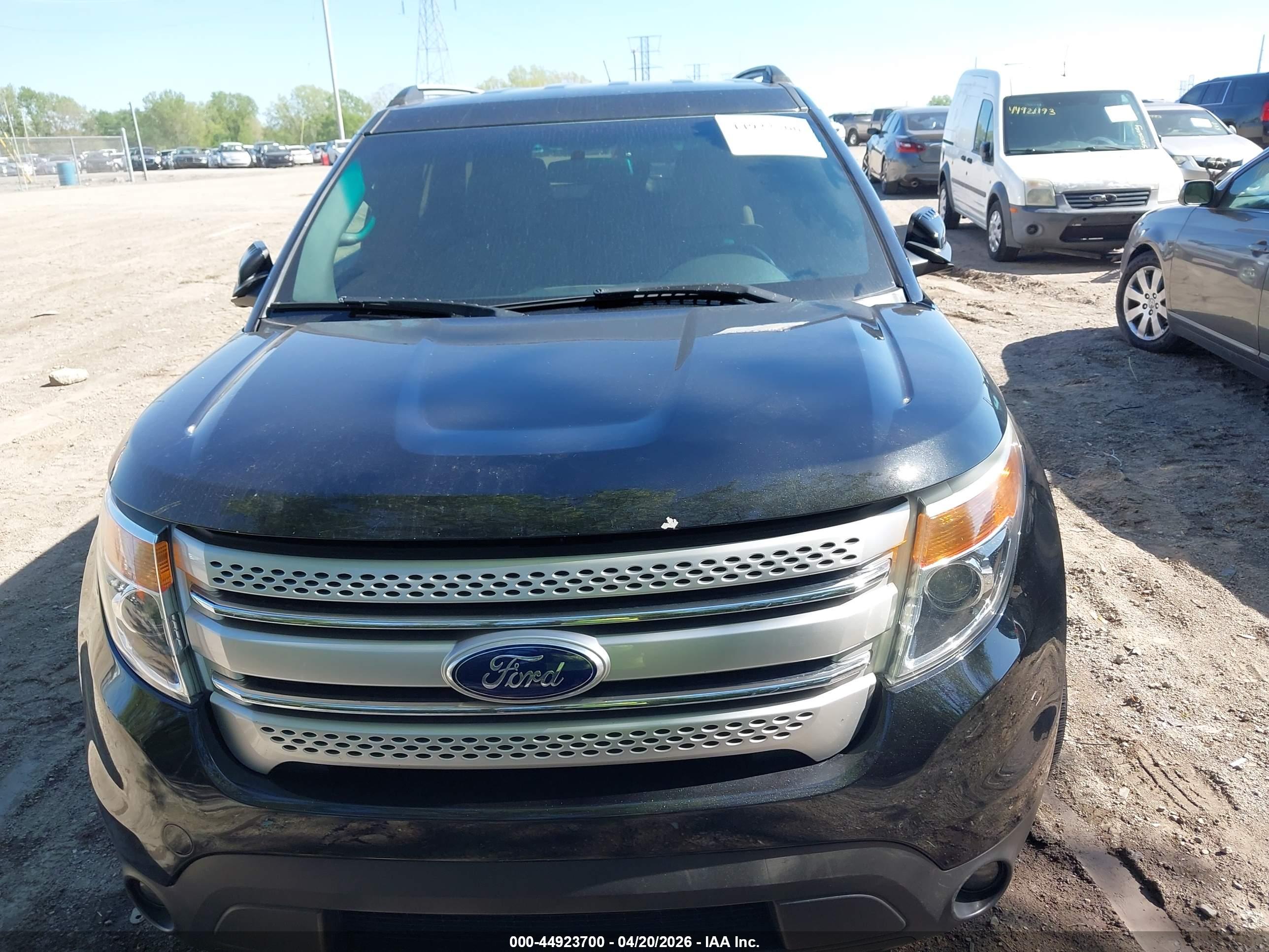 FORD EXPLORER image 6