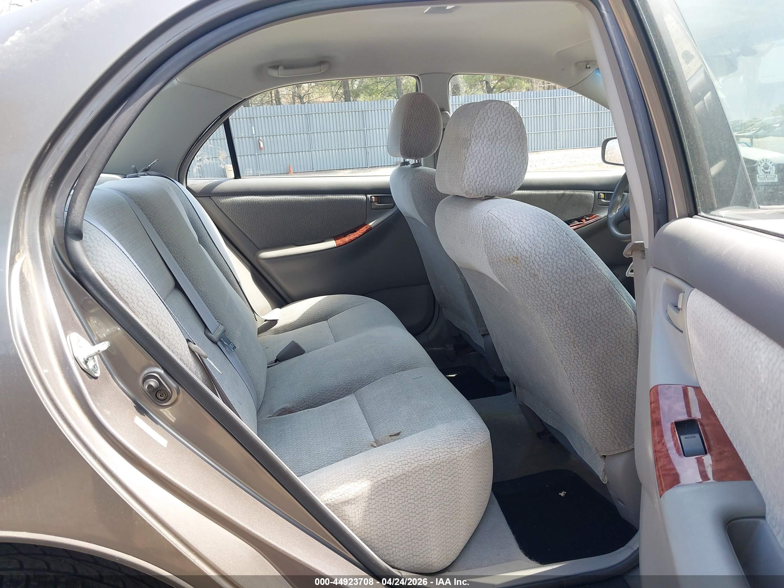 TOYOTA COROLLA image 8