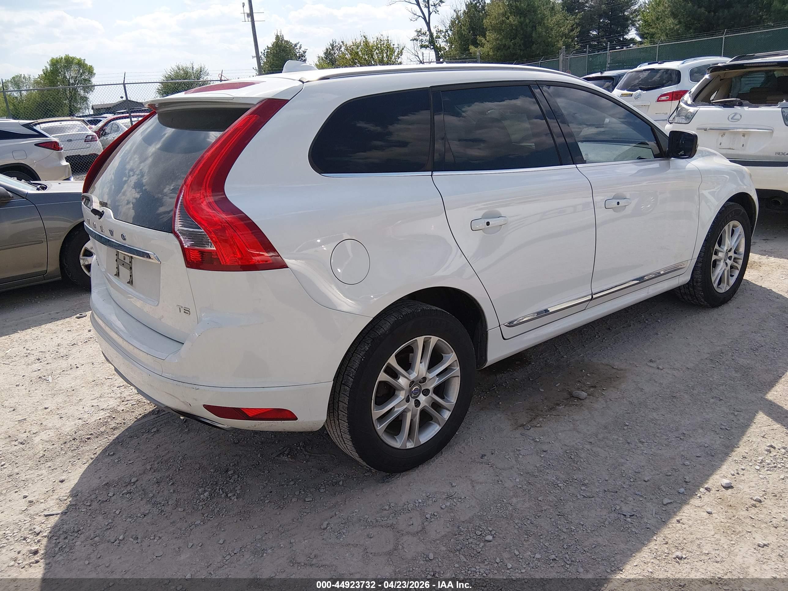 VOLVO XC60 image 4