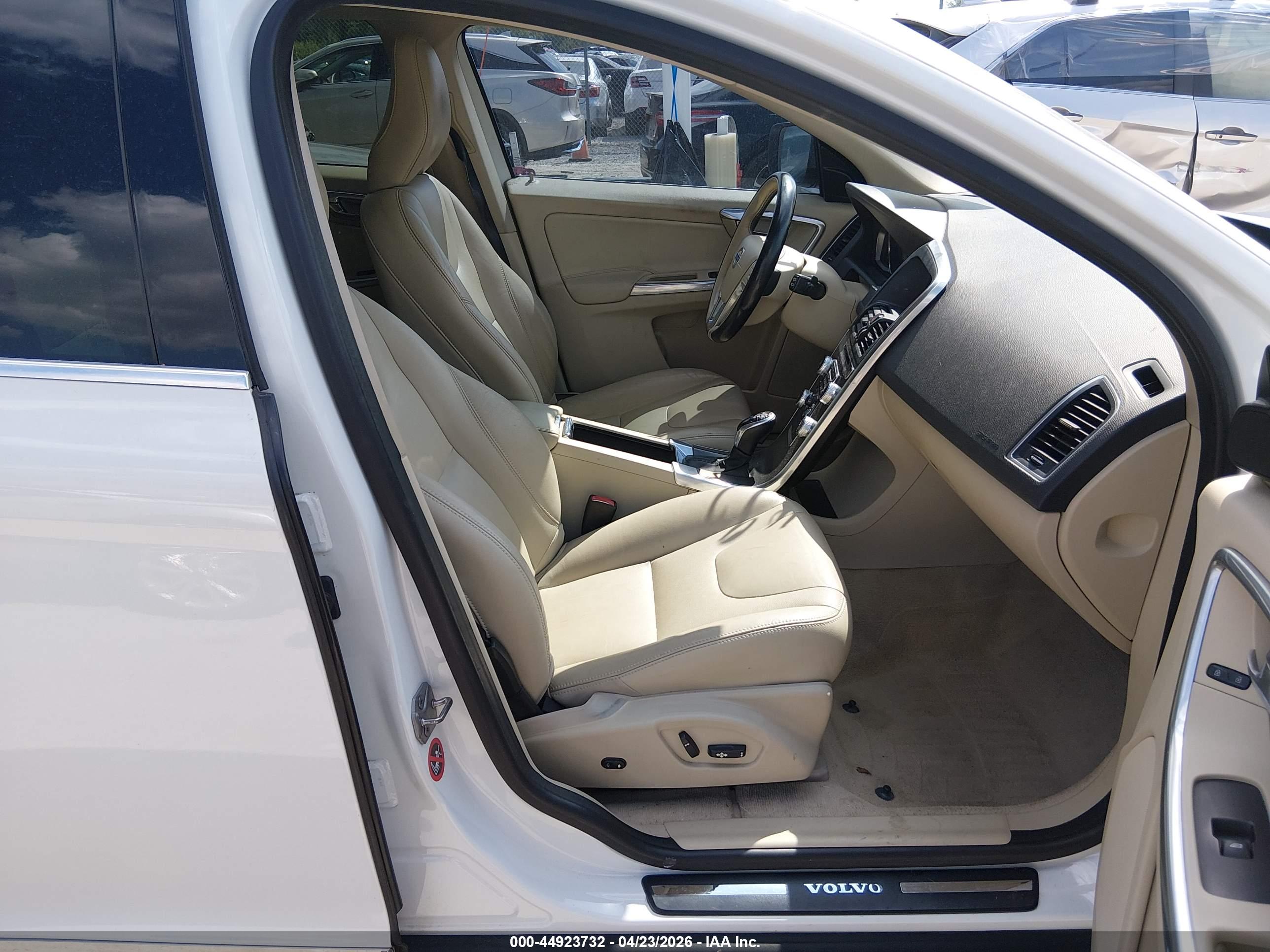 VOLVO XC60 image 5