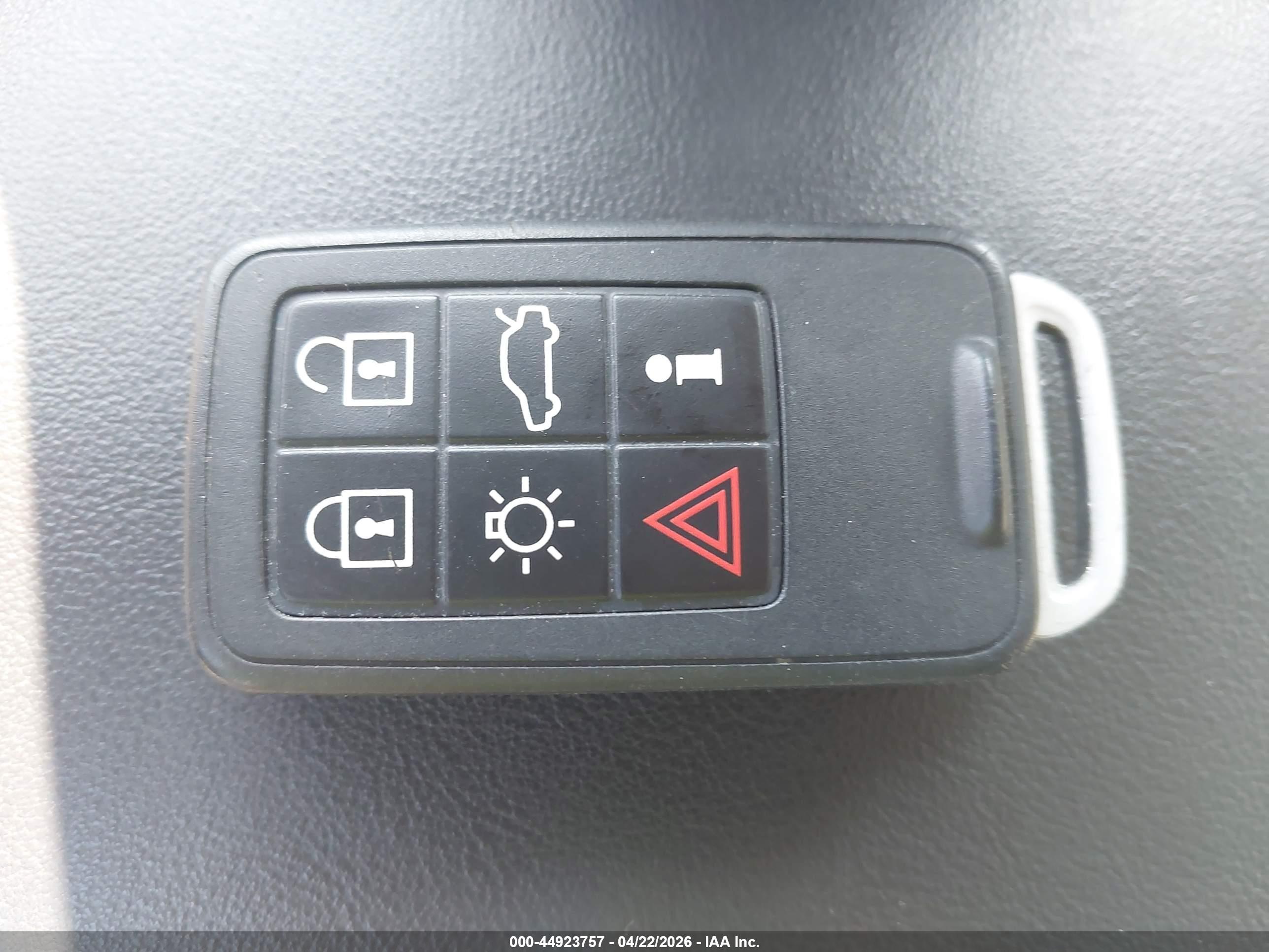 VOLVO S60 image 11