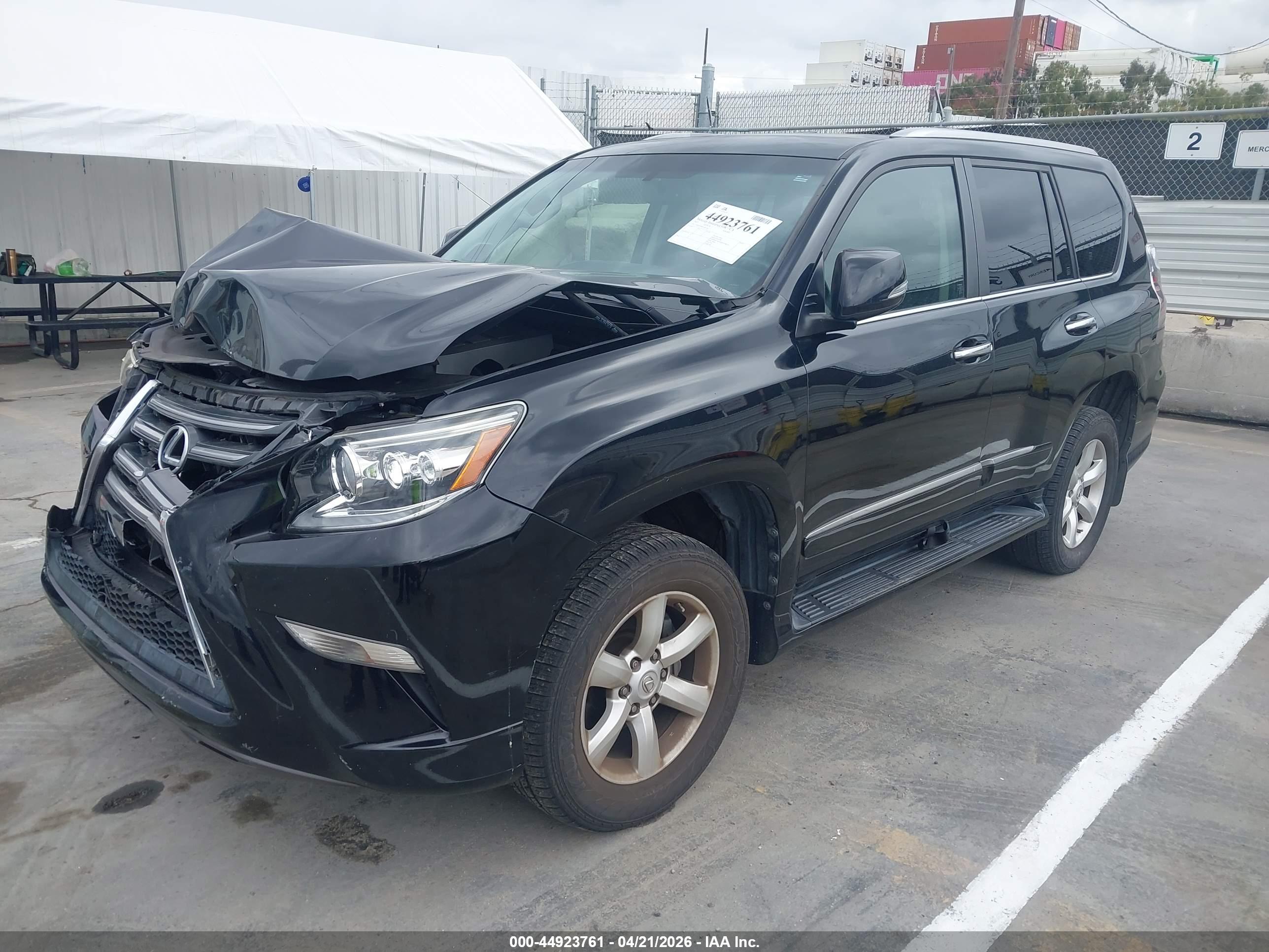 LEXUS GX image 2