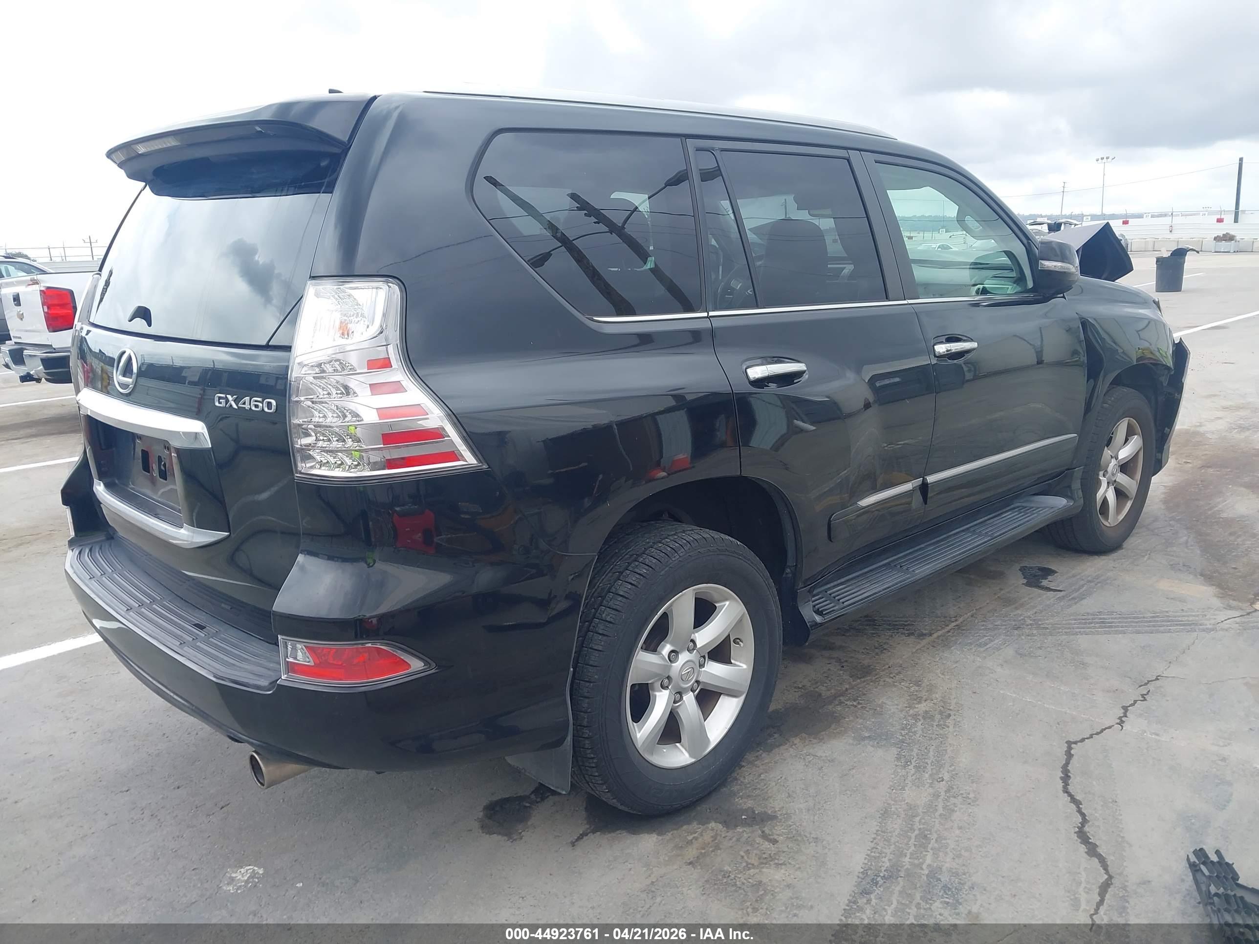 LEXUS GX image 4