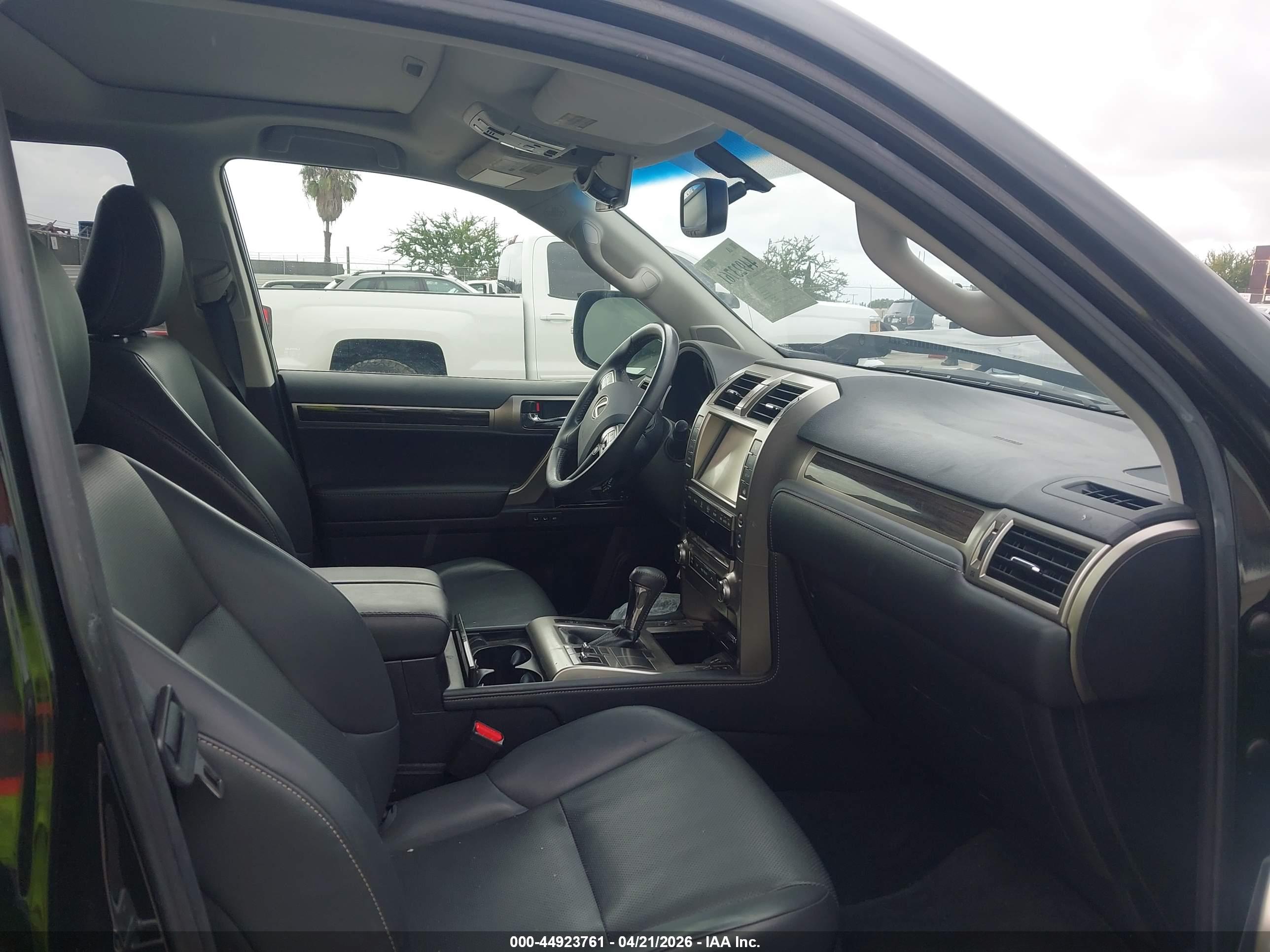 LEXUS GX image 5