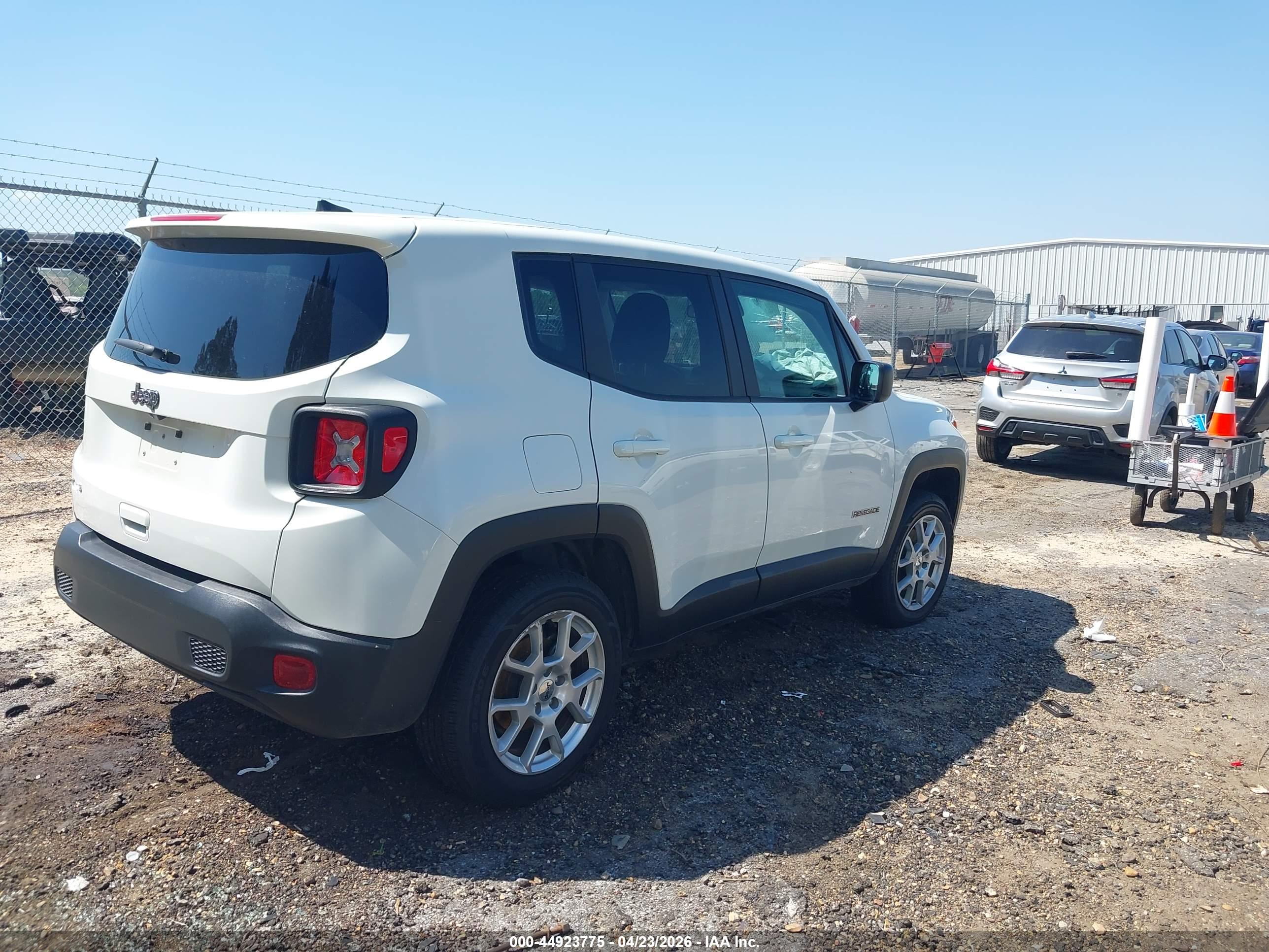 JEEP RENEGADE image 4