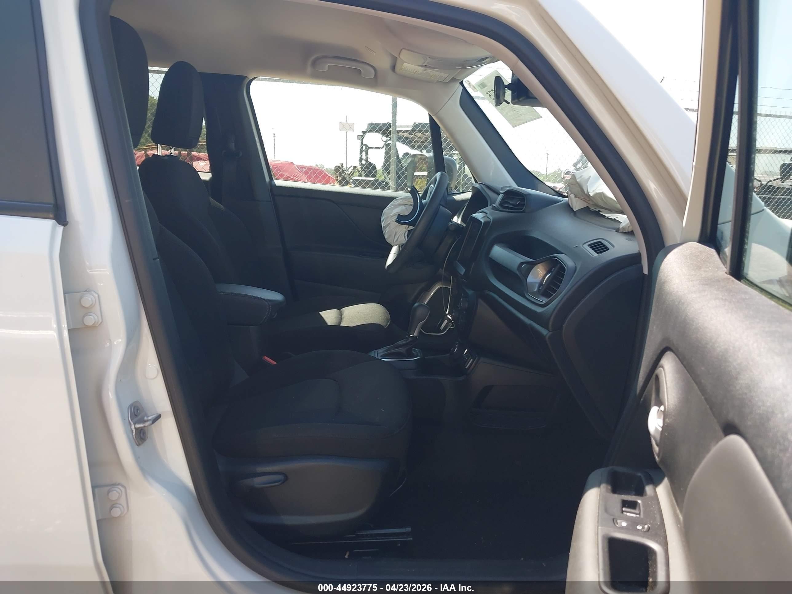 JEEP RENEGADE image 5