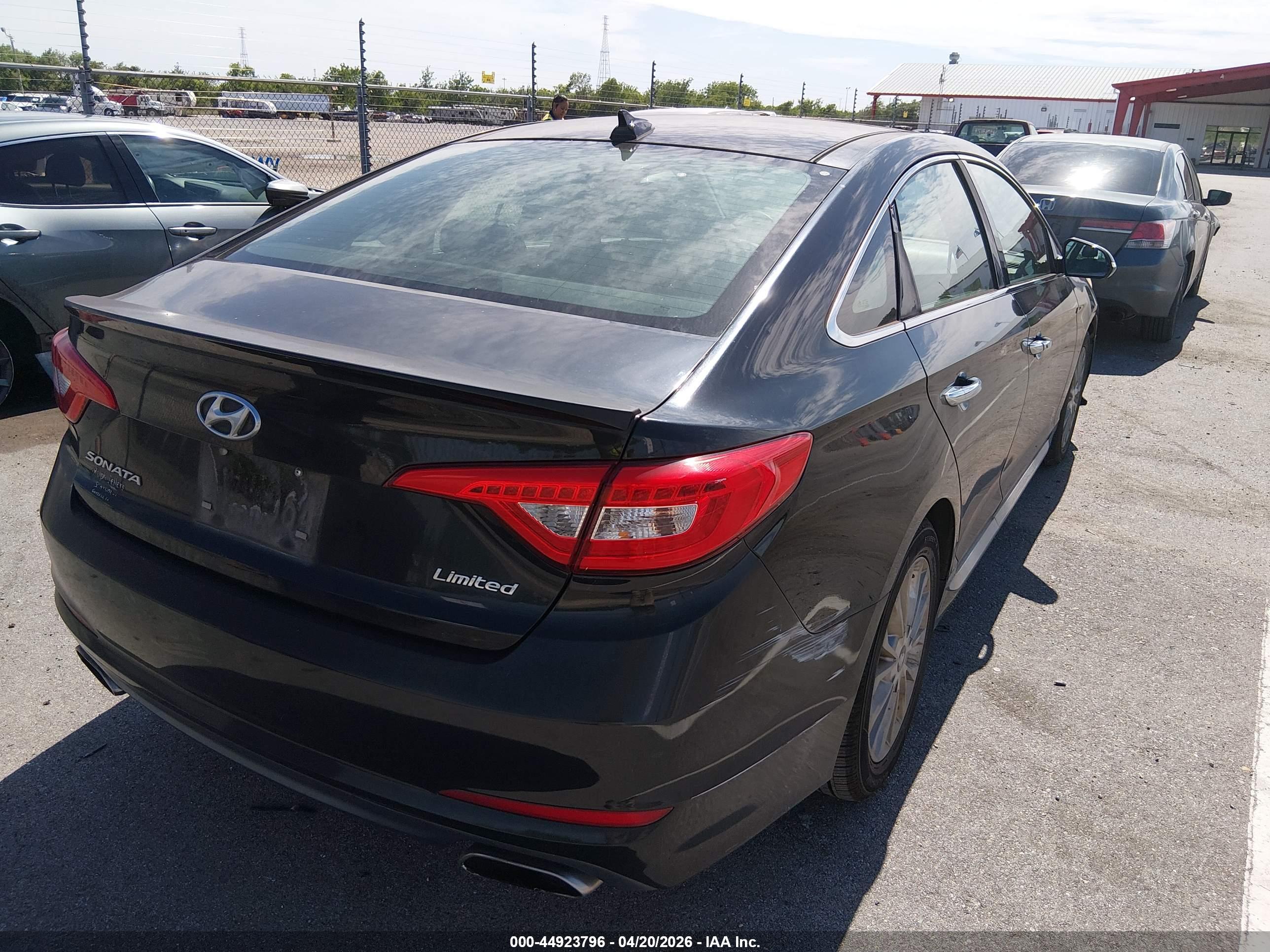 HYUNDAI SONATA image 4