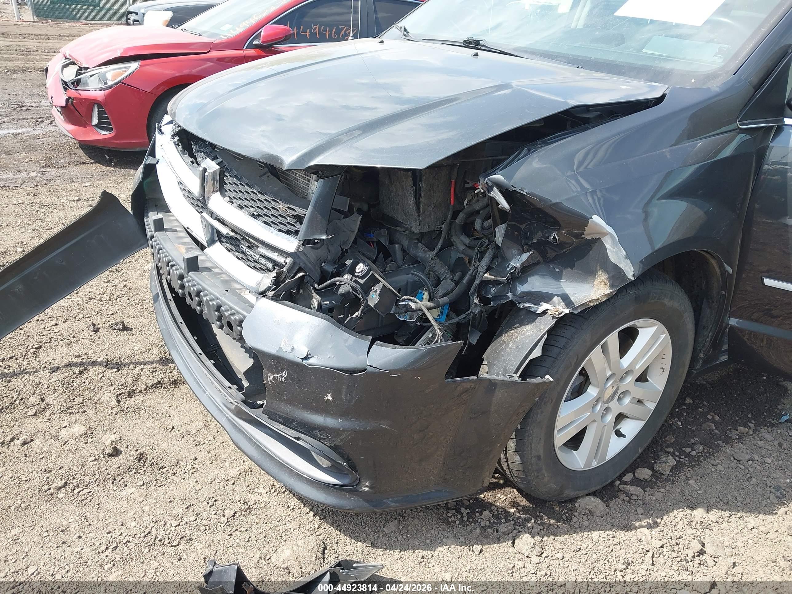 DODGE GRAND image 6