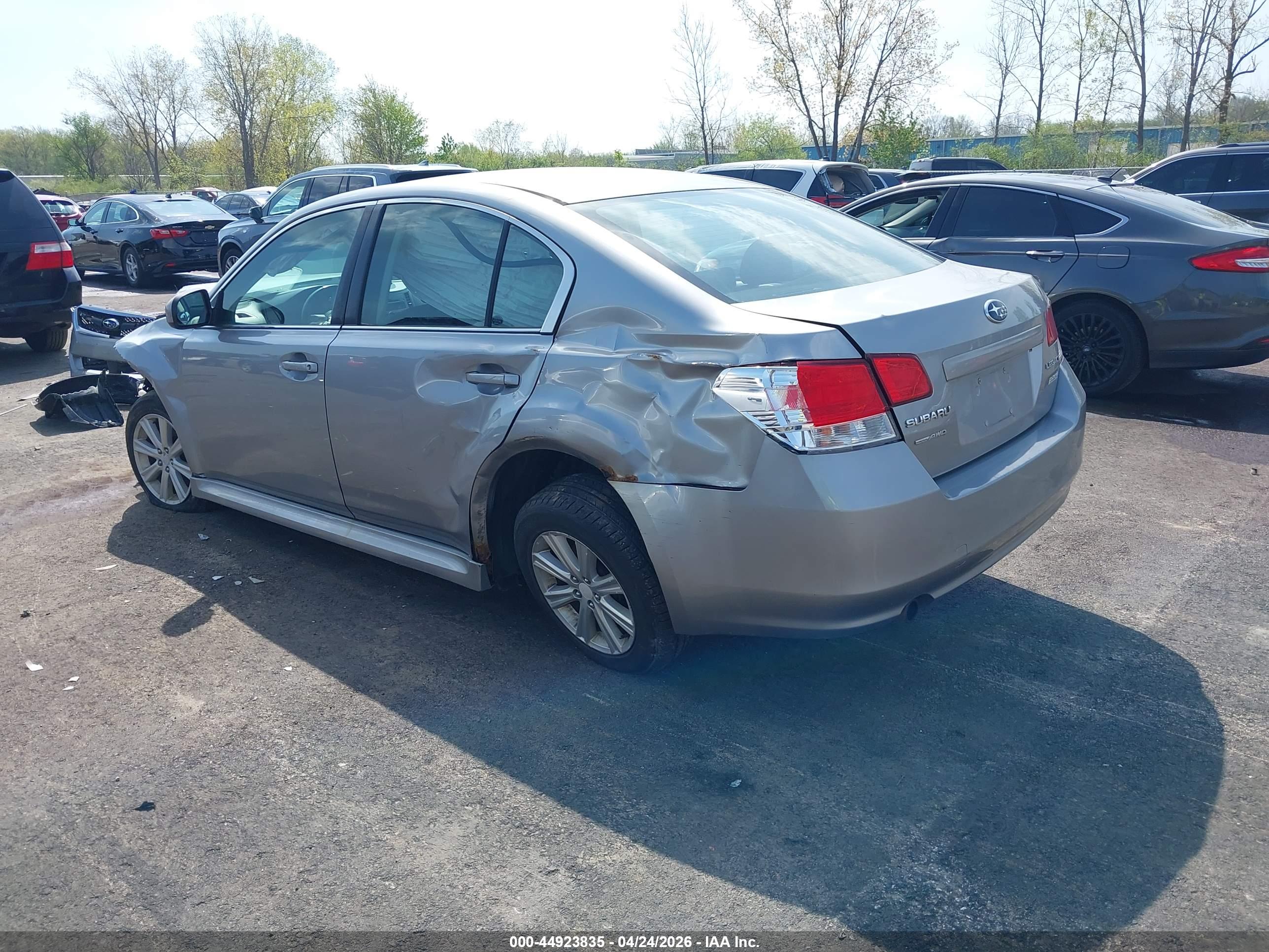 SUBARU LEGACY image 3