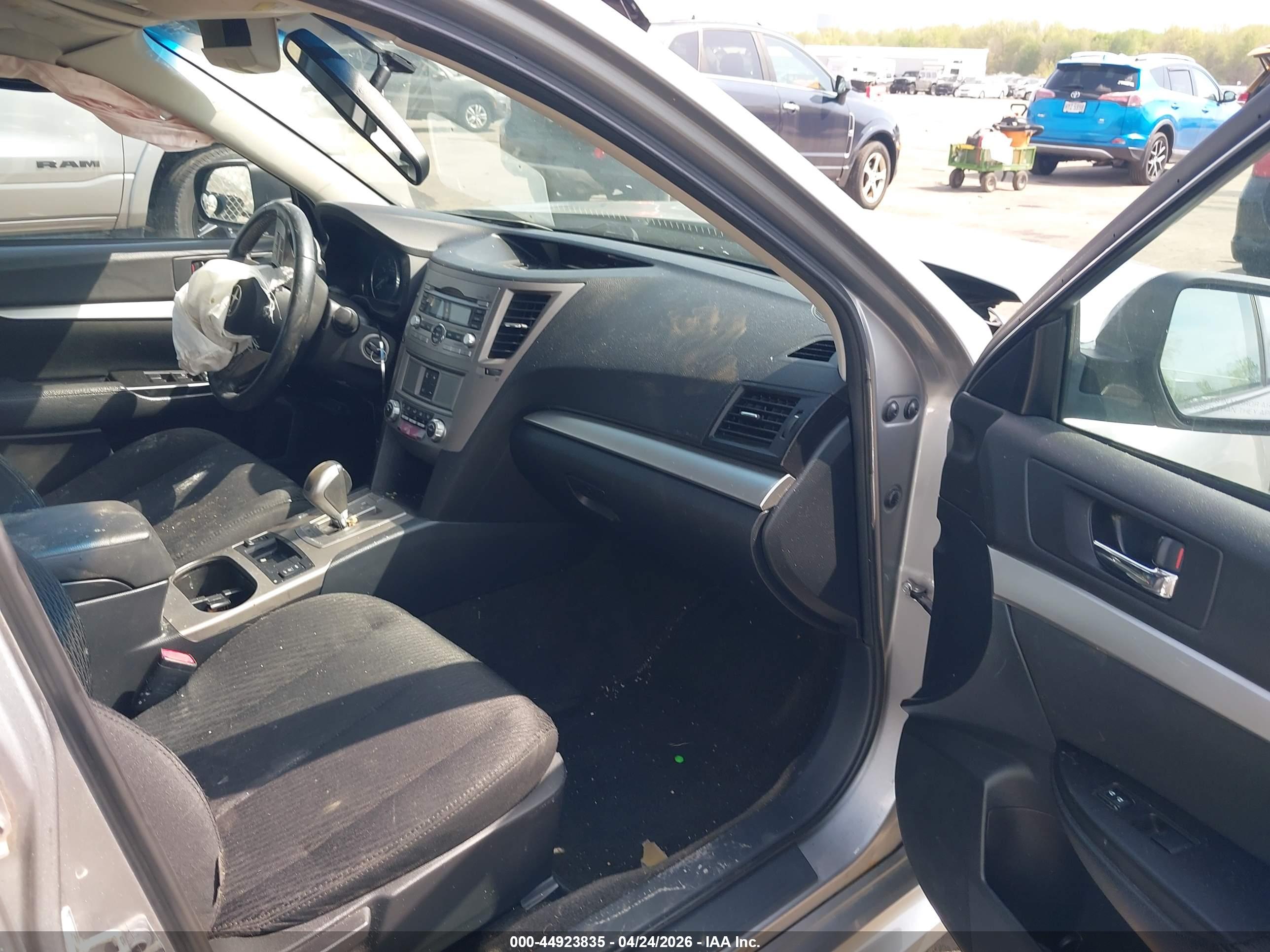 SUBARU LEGACY image 5