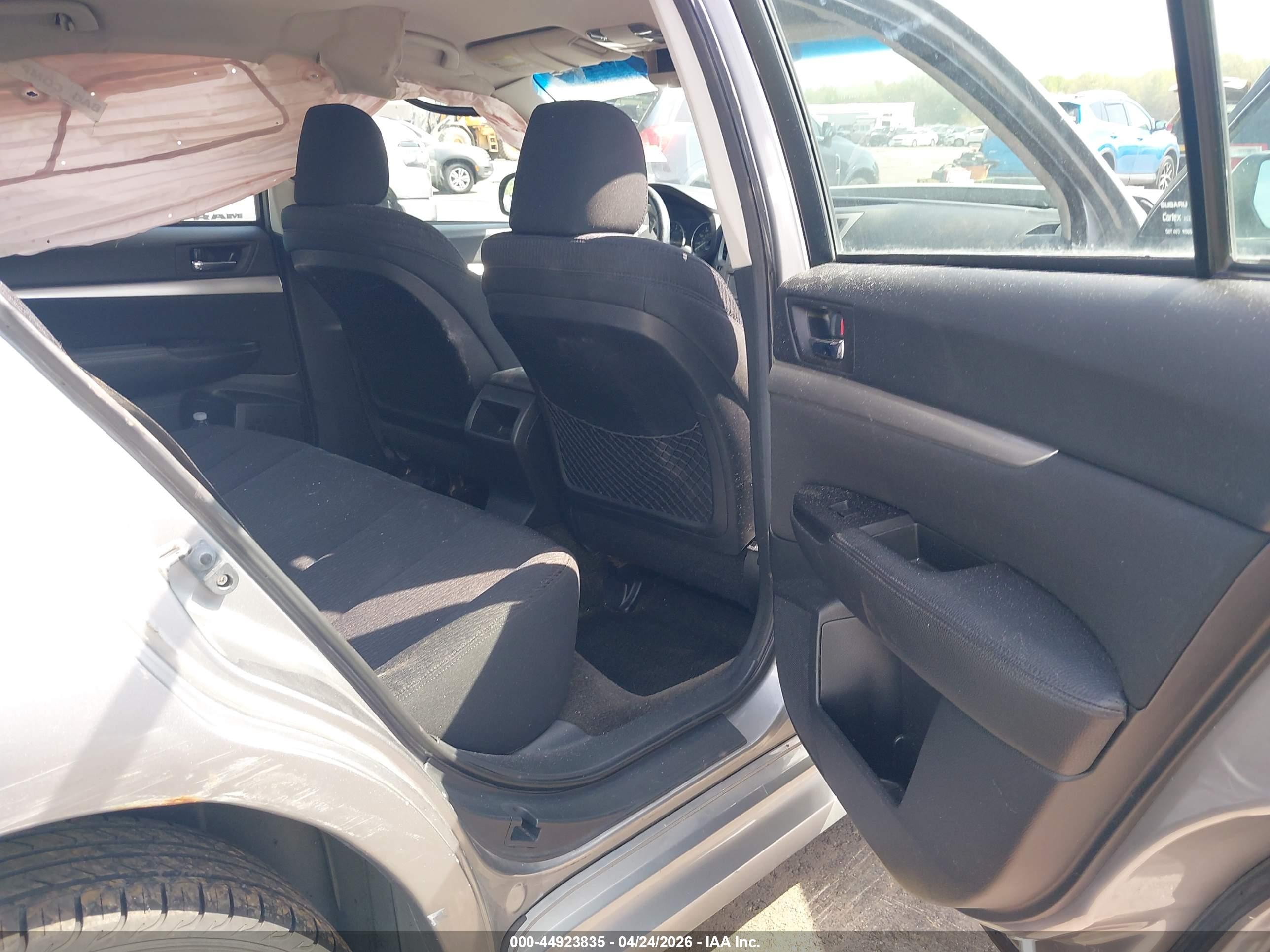 SUBARU LEGACY image 8