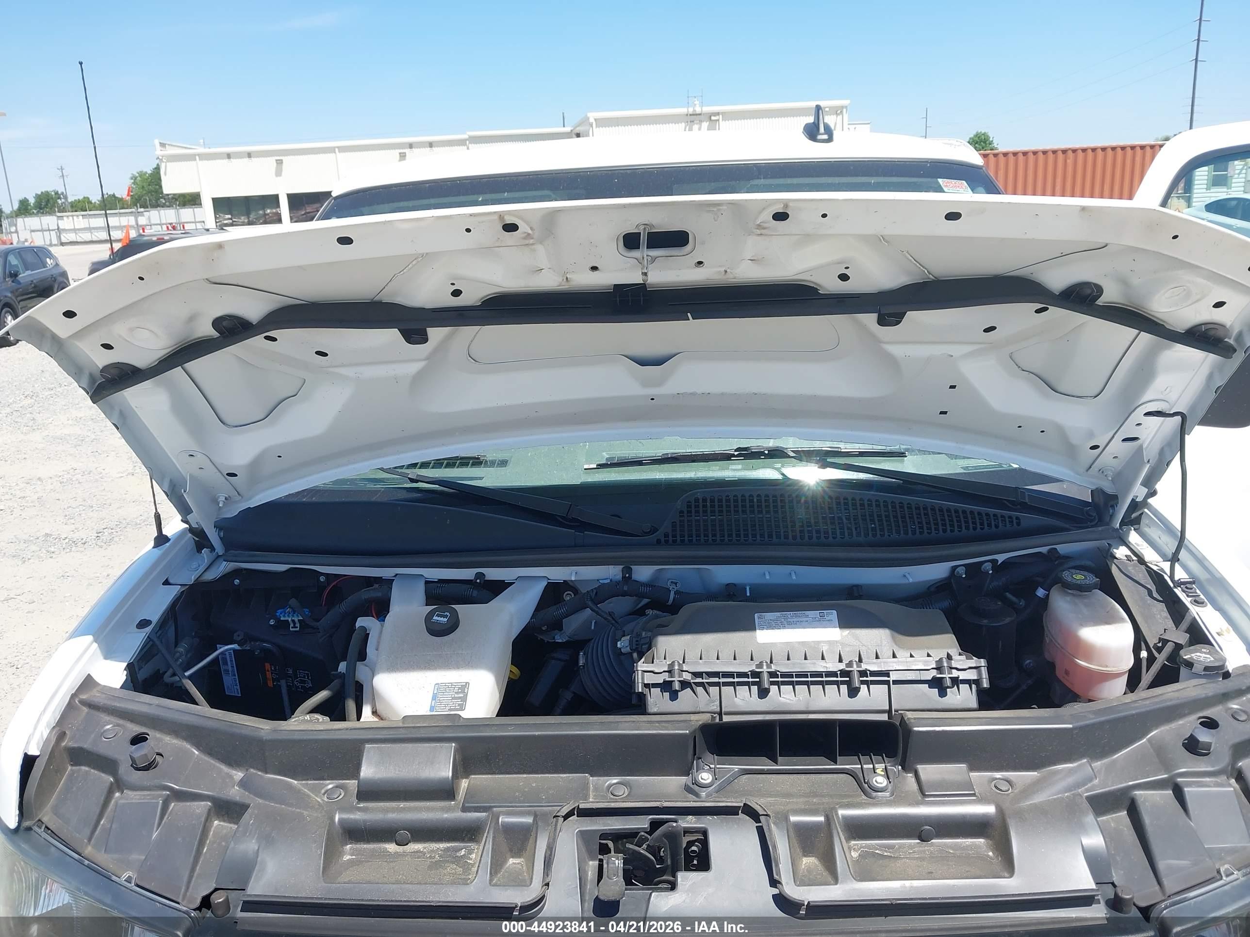 CHEVROLET EXPRESS image 10