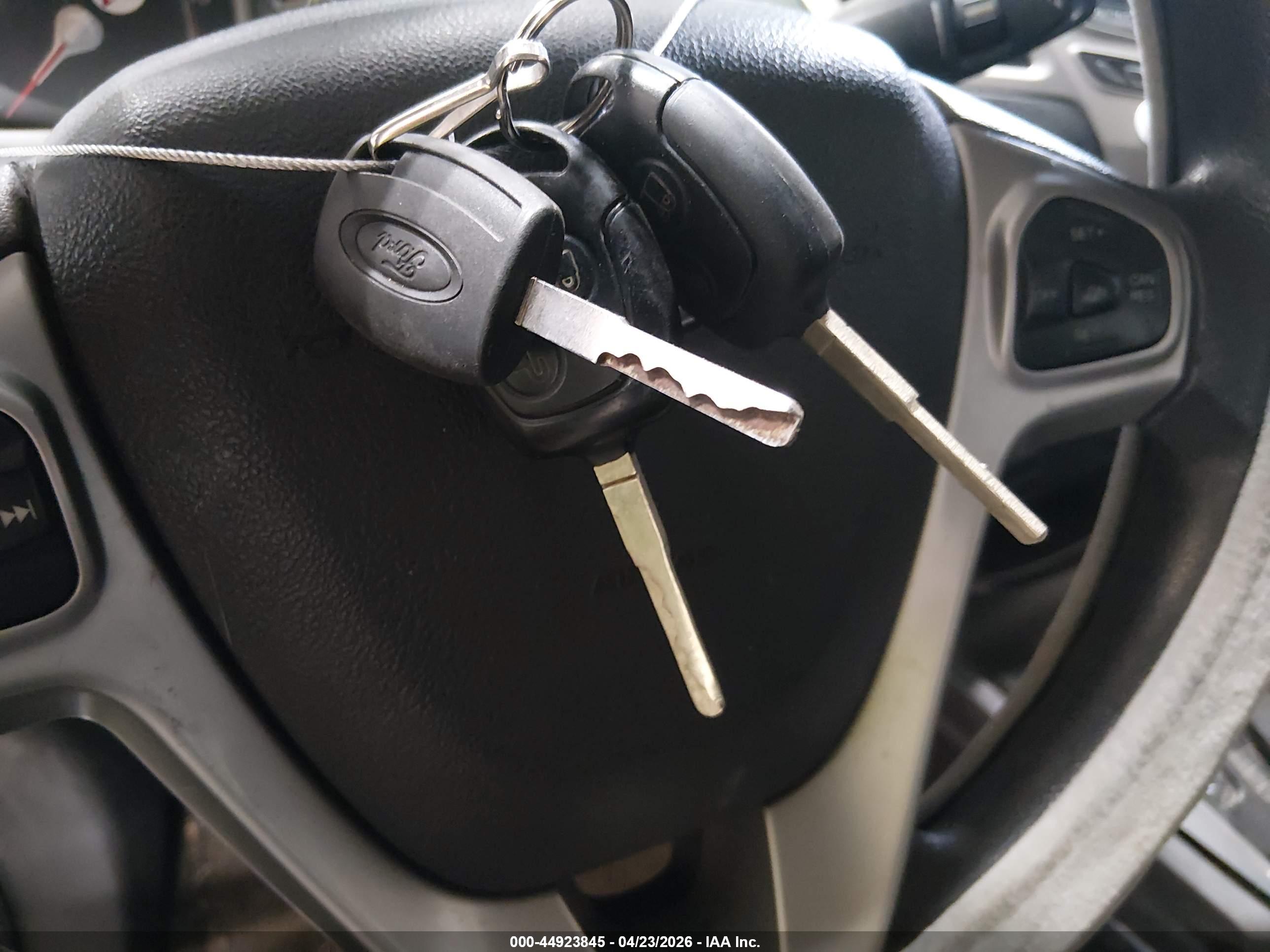 FORD FIESTA image 11