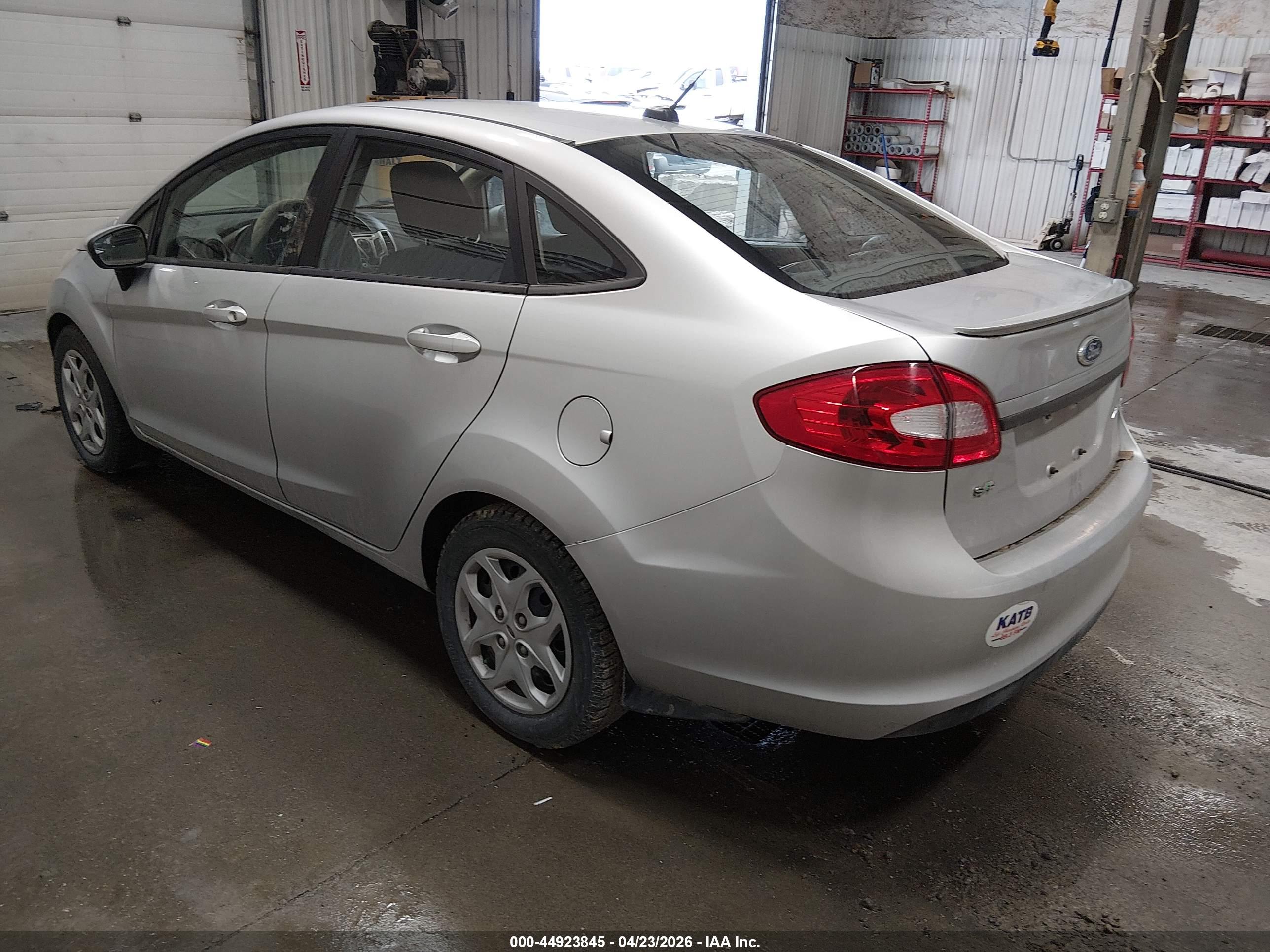 FORD FIESTA image 3