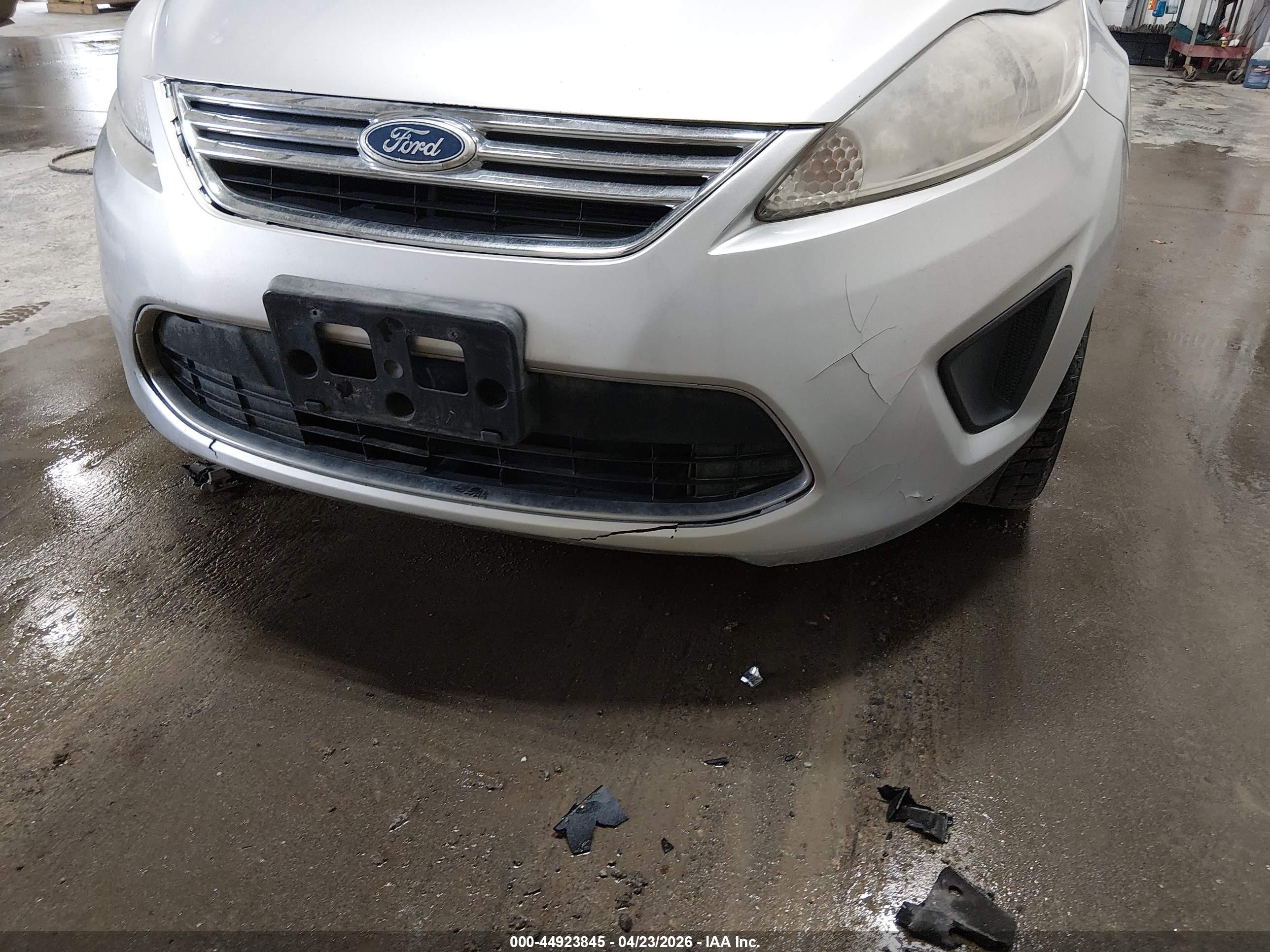 FORD FIESTA image 6