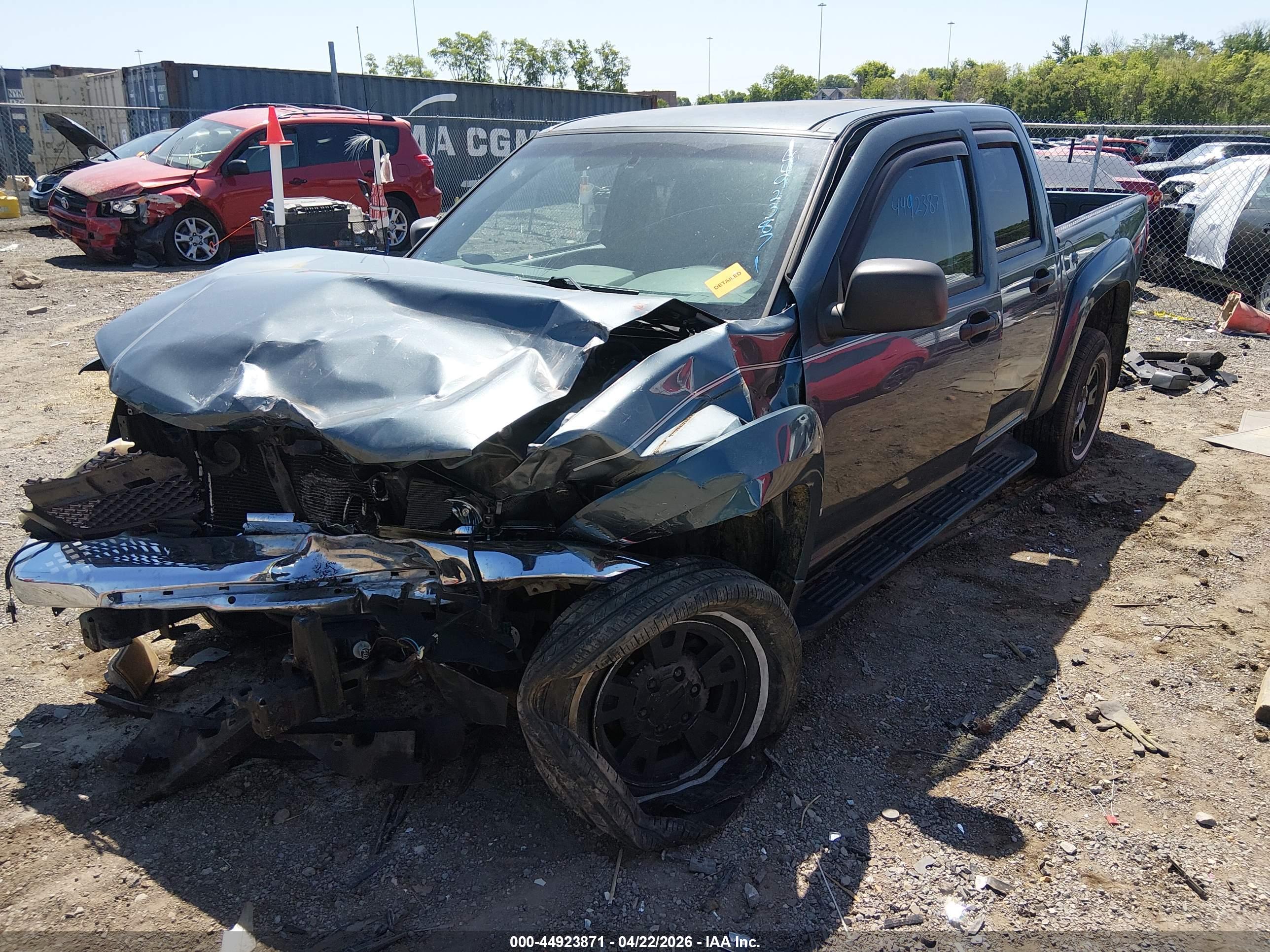 CHEVROLET COLORADO image 2