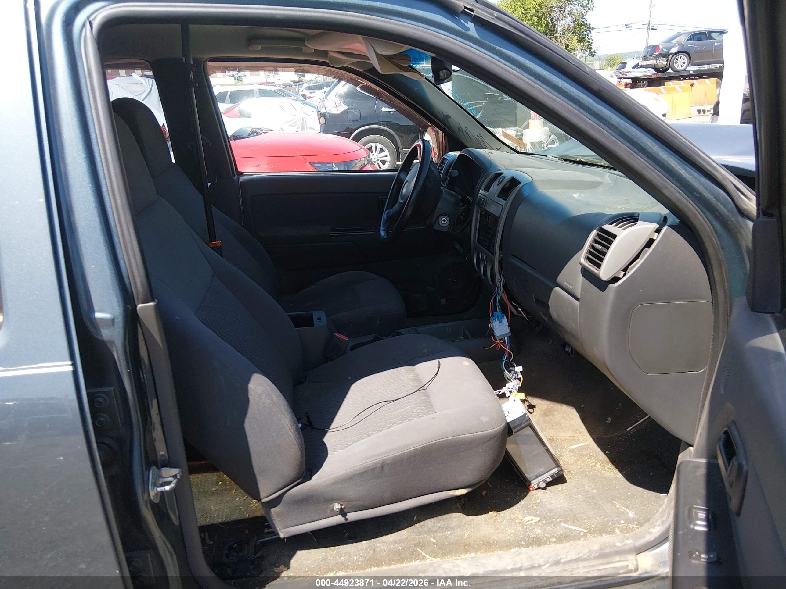CHEVROLET COLORADO image 5