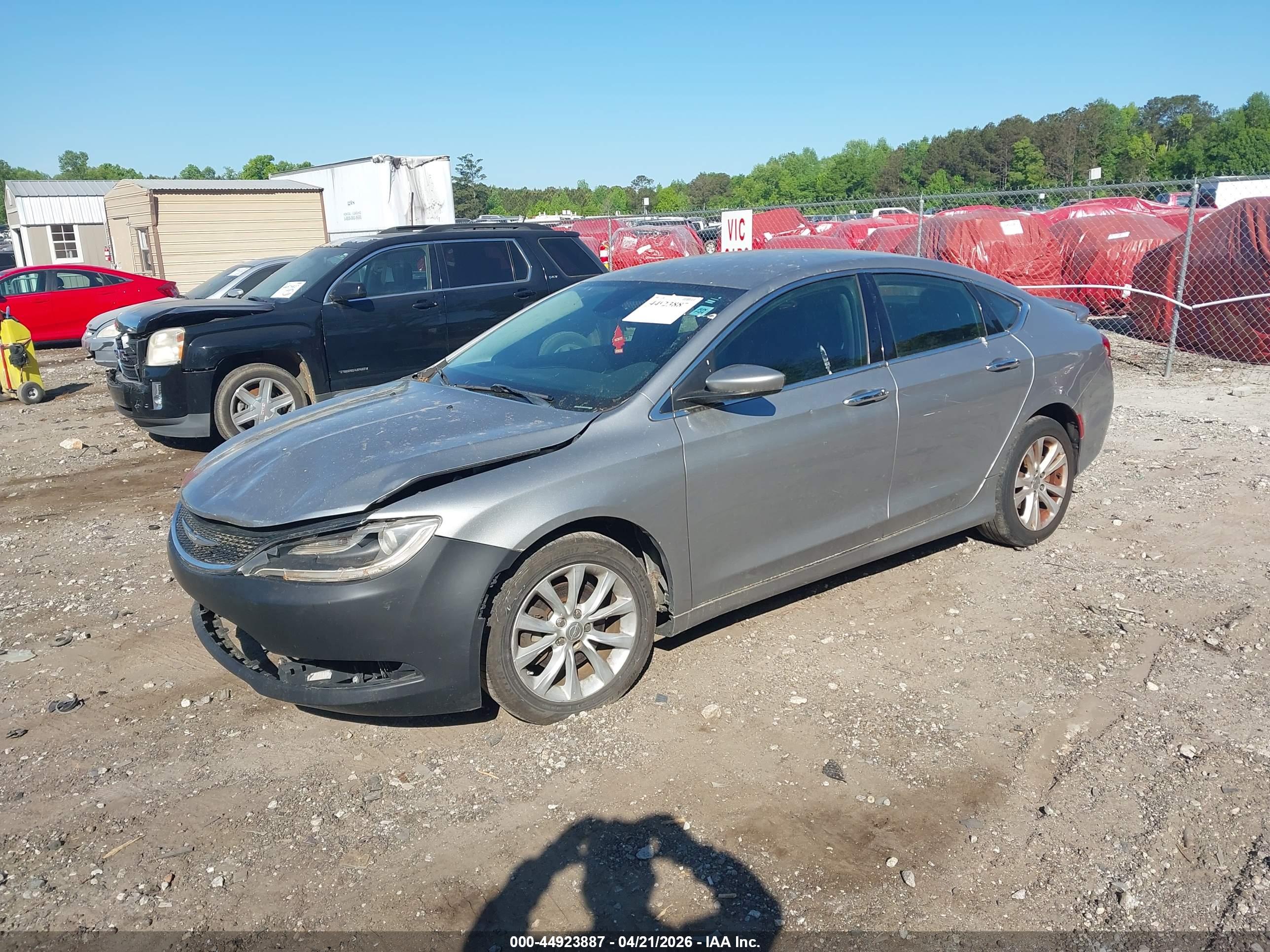 CHRYSLER 200 image 2