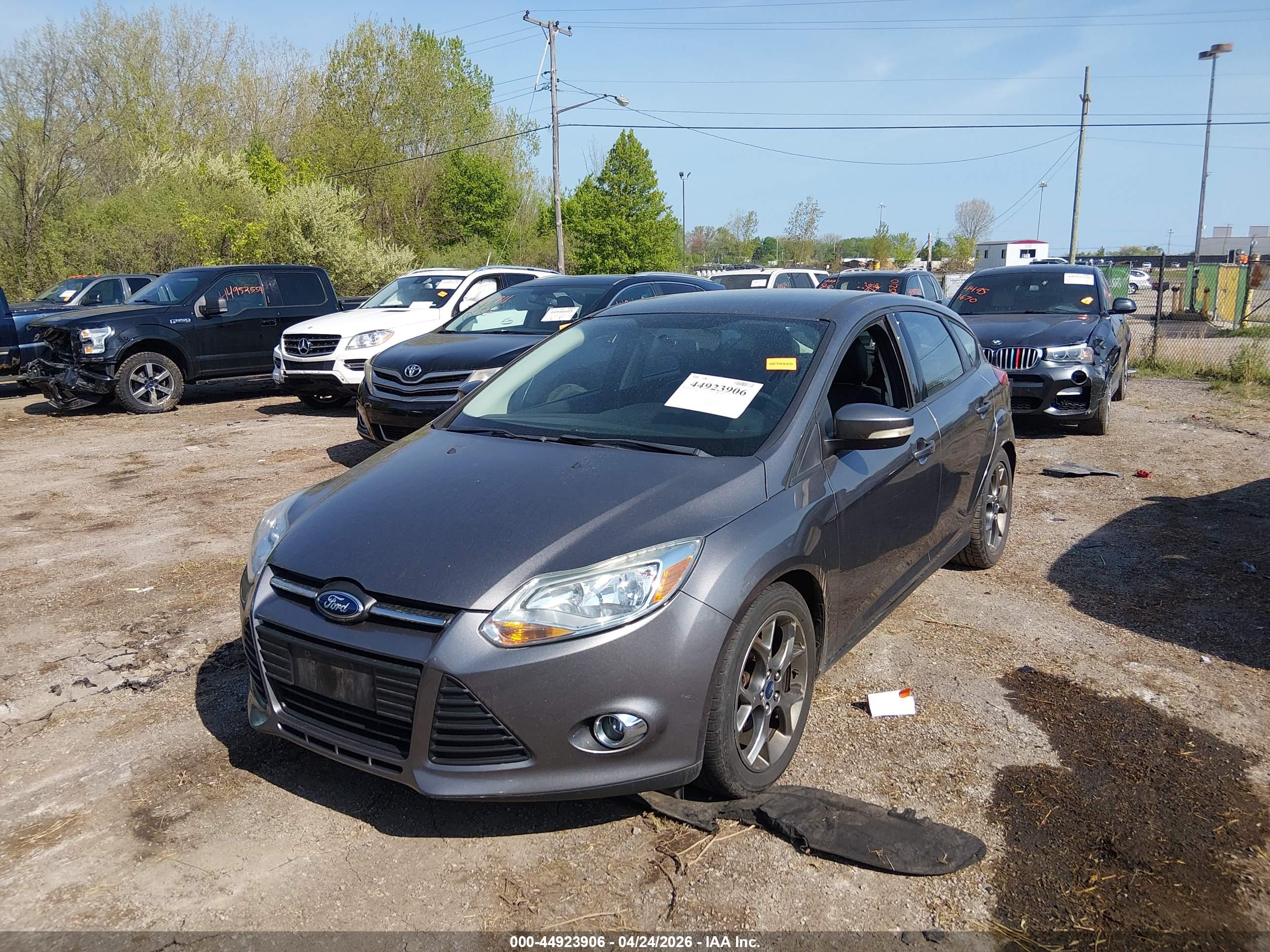 FORD FOCUS image 2