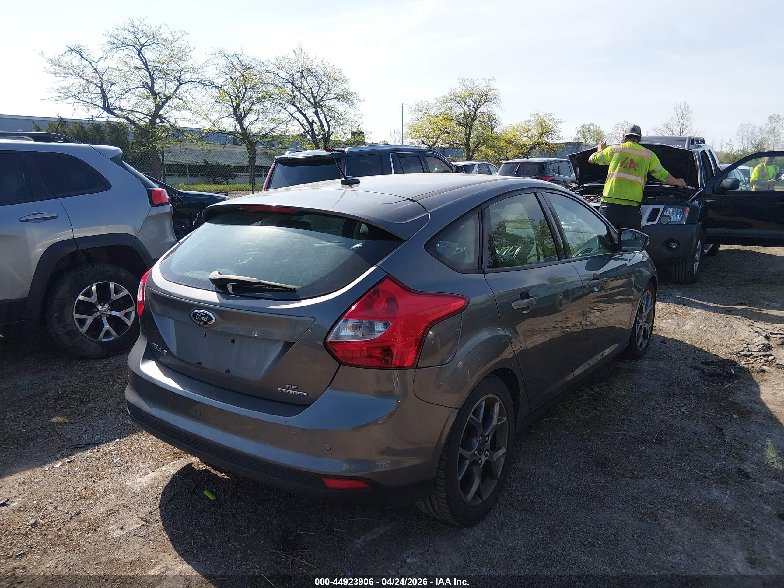 FORD FOCUS image 4