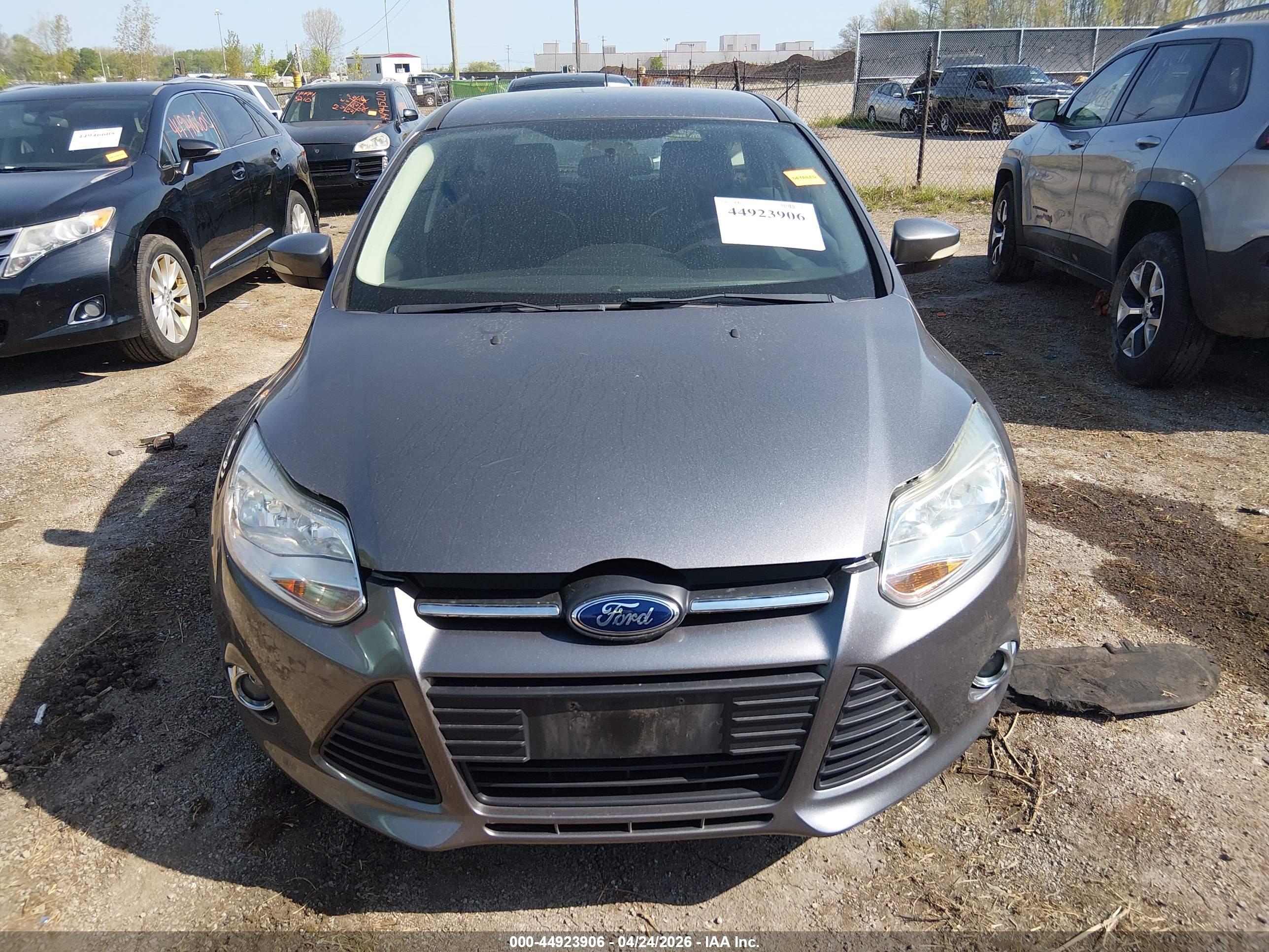 FORD FOCUS image 6