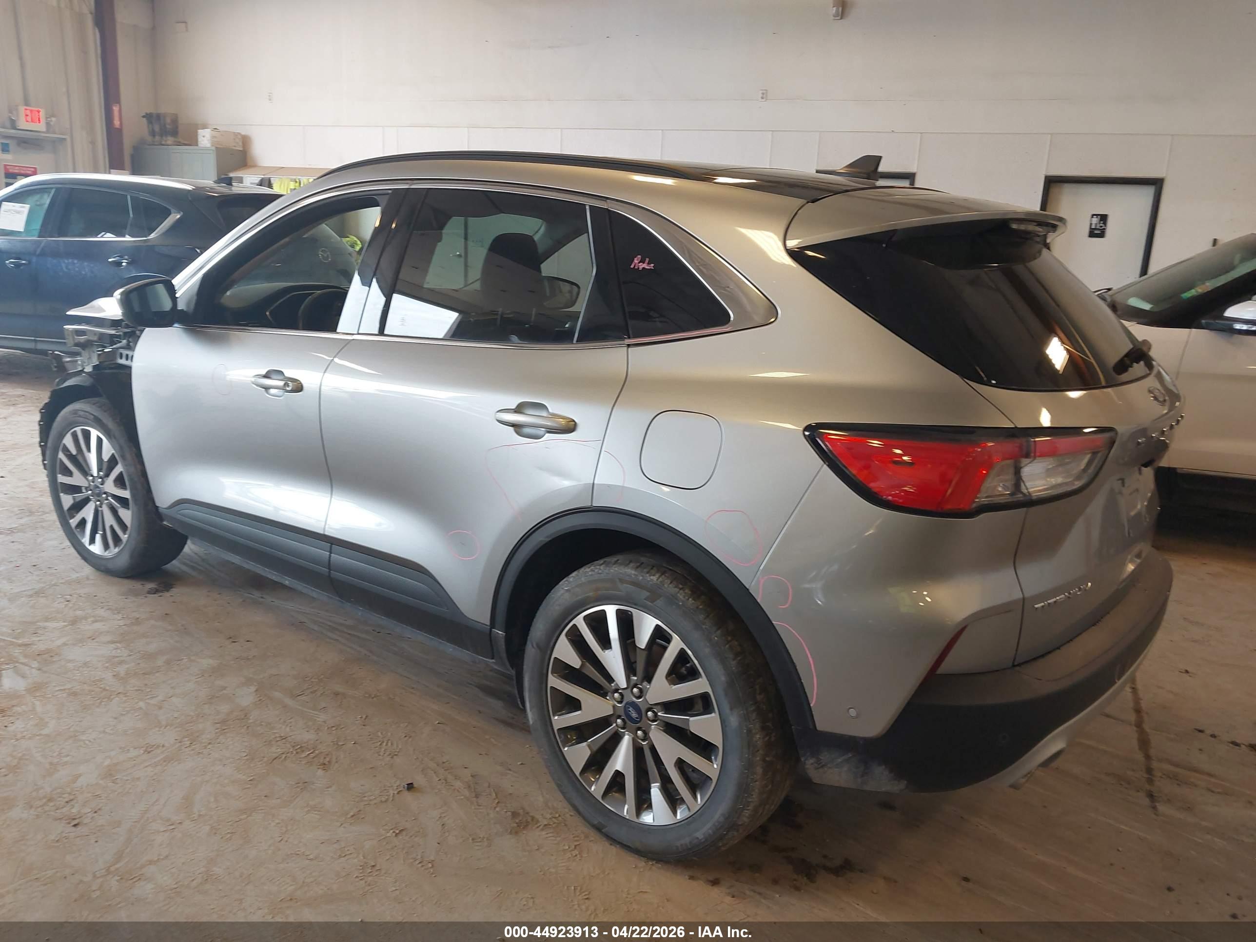 FORD ESCAPE image 3