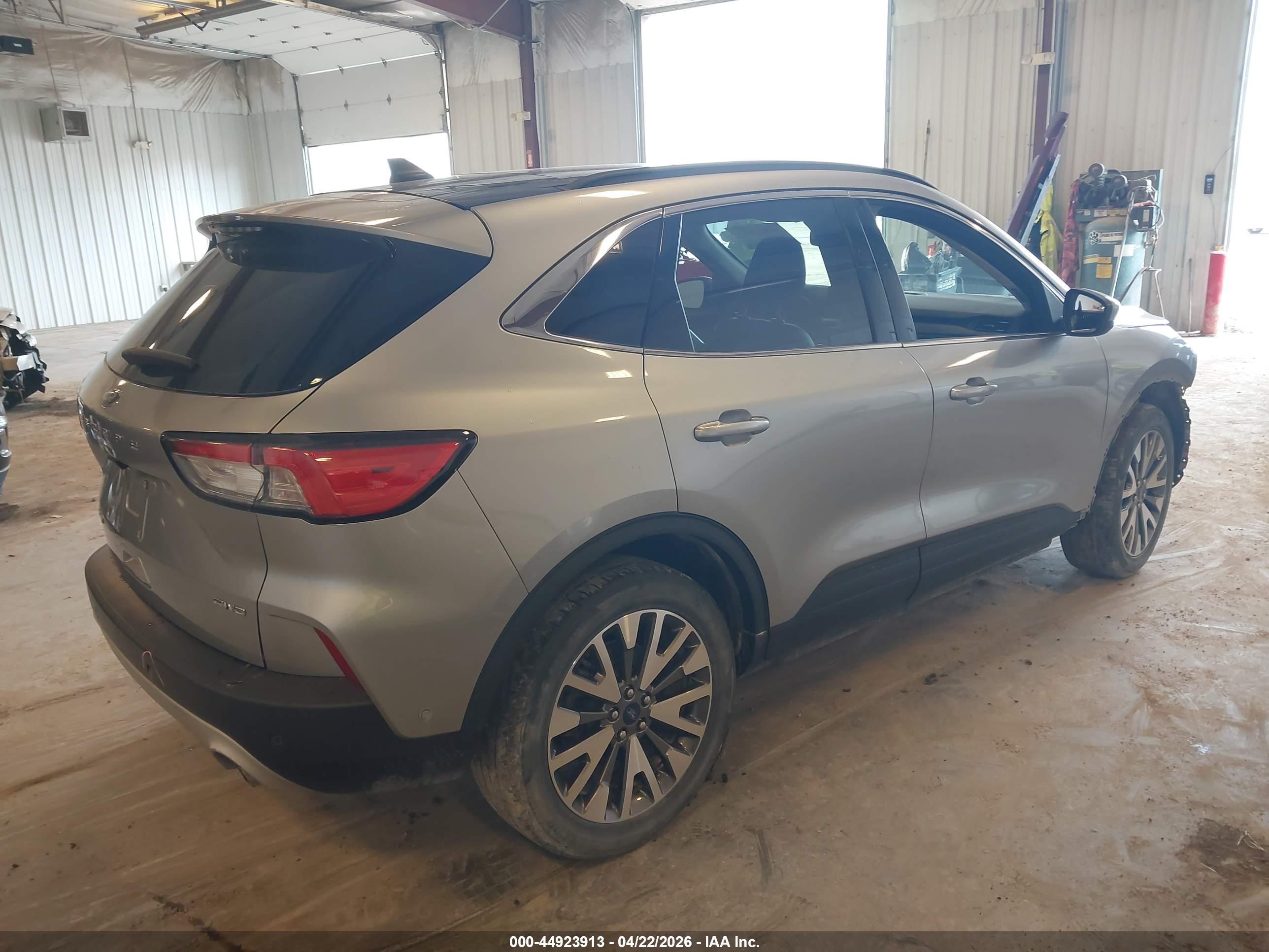 FORD ESCAPE image 4