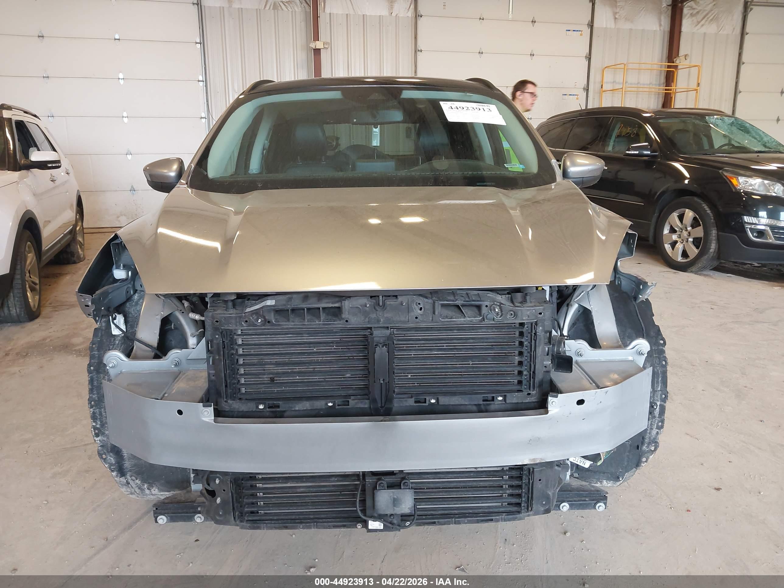 FORD ESCAPE image 6