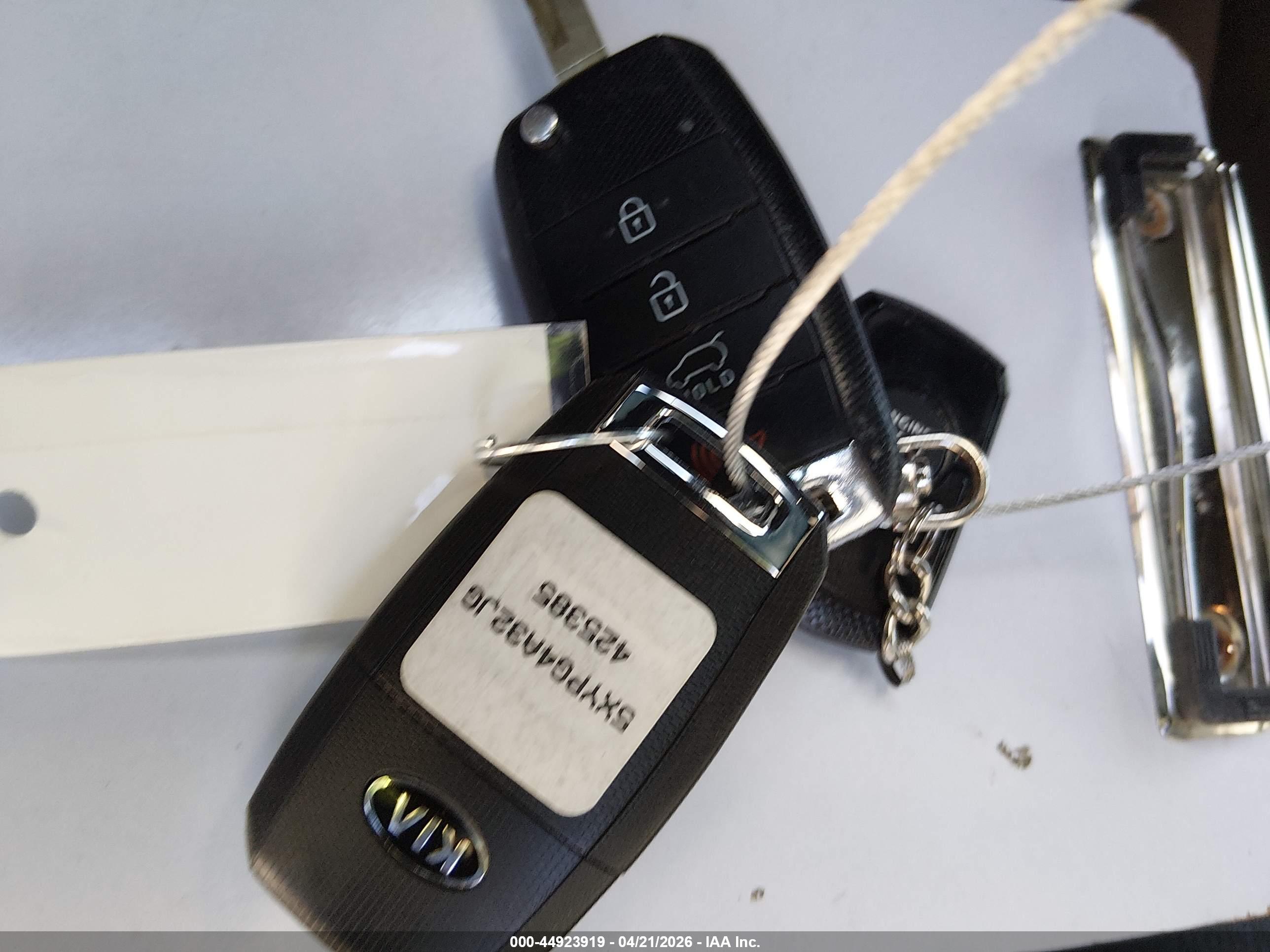 KIA SORENTO image 11