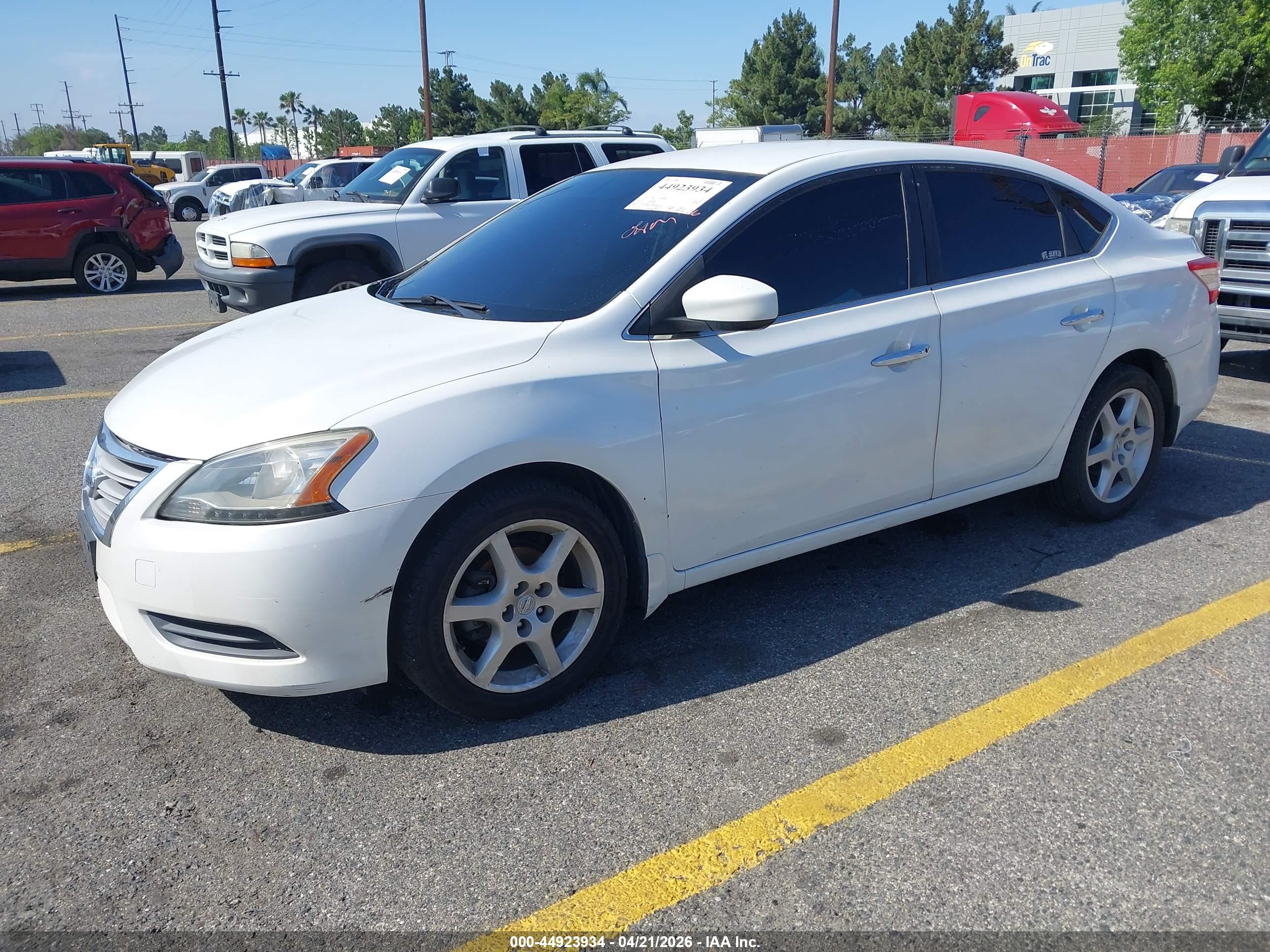 NISSAN SENTRA image 2