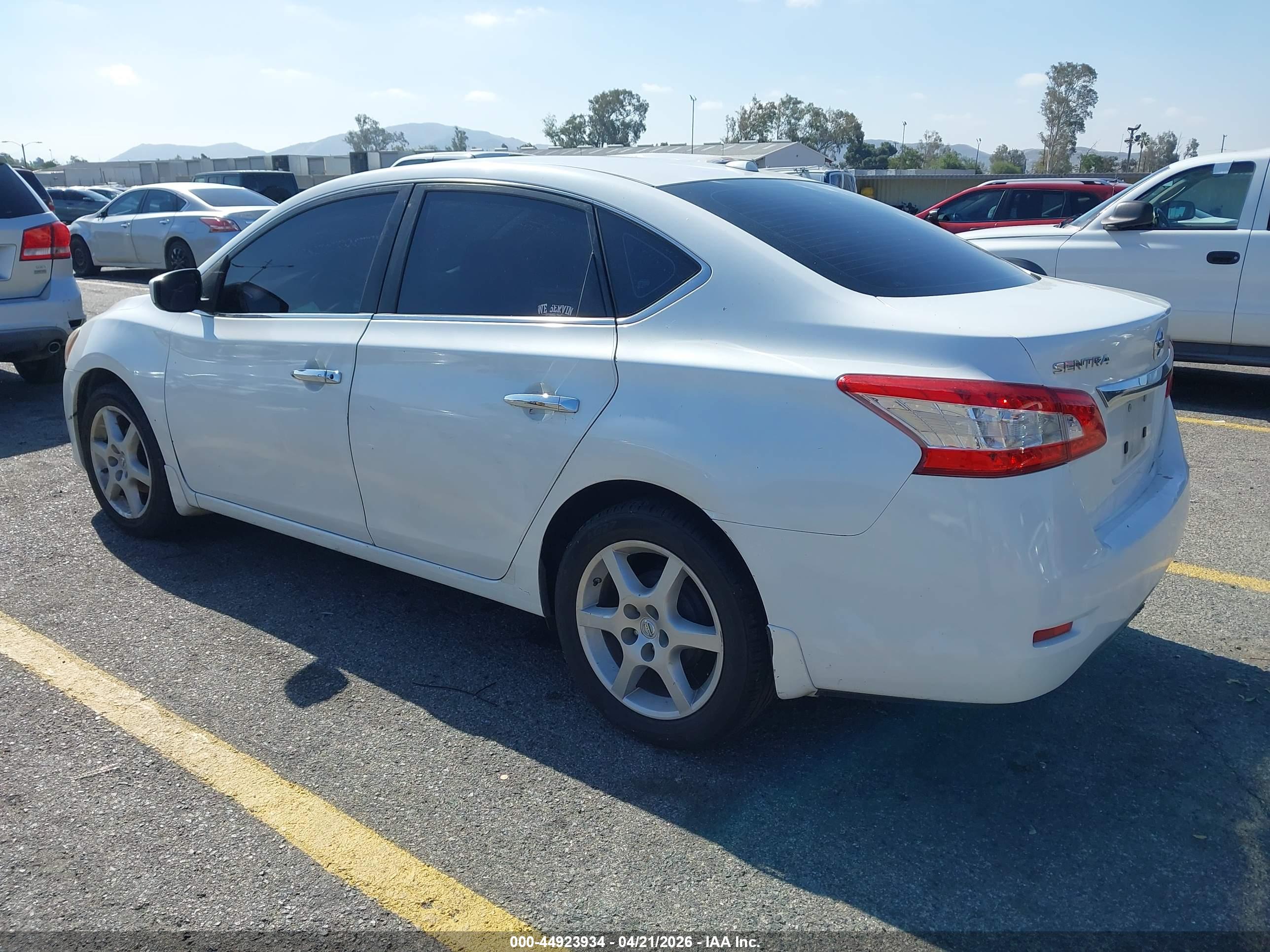 NISSAN SENTRA image 3