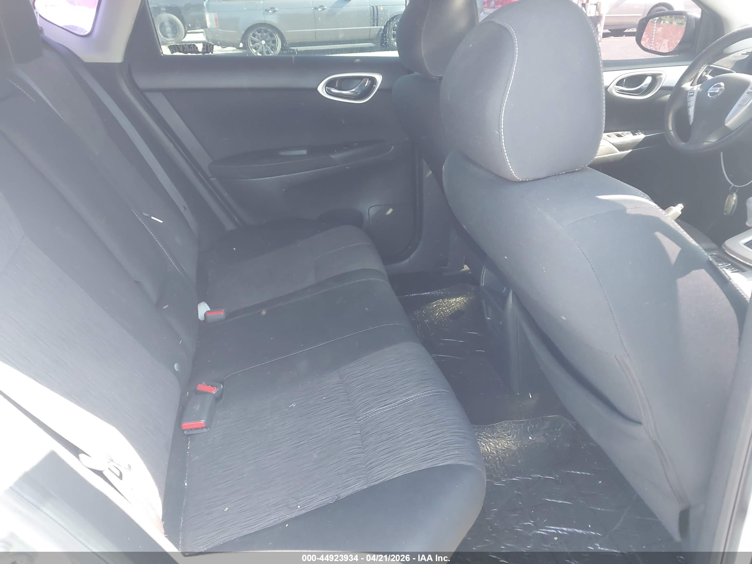 NISSAN SENTRA image 8
